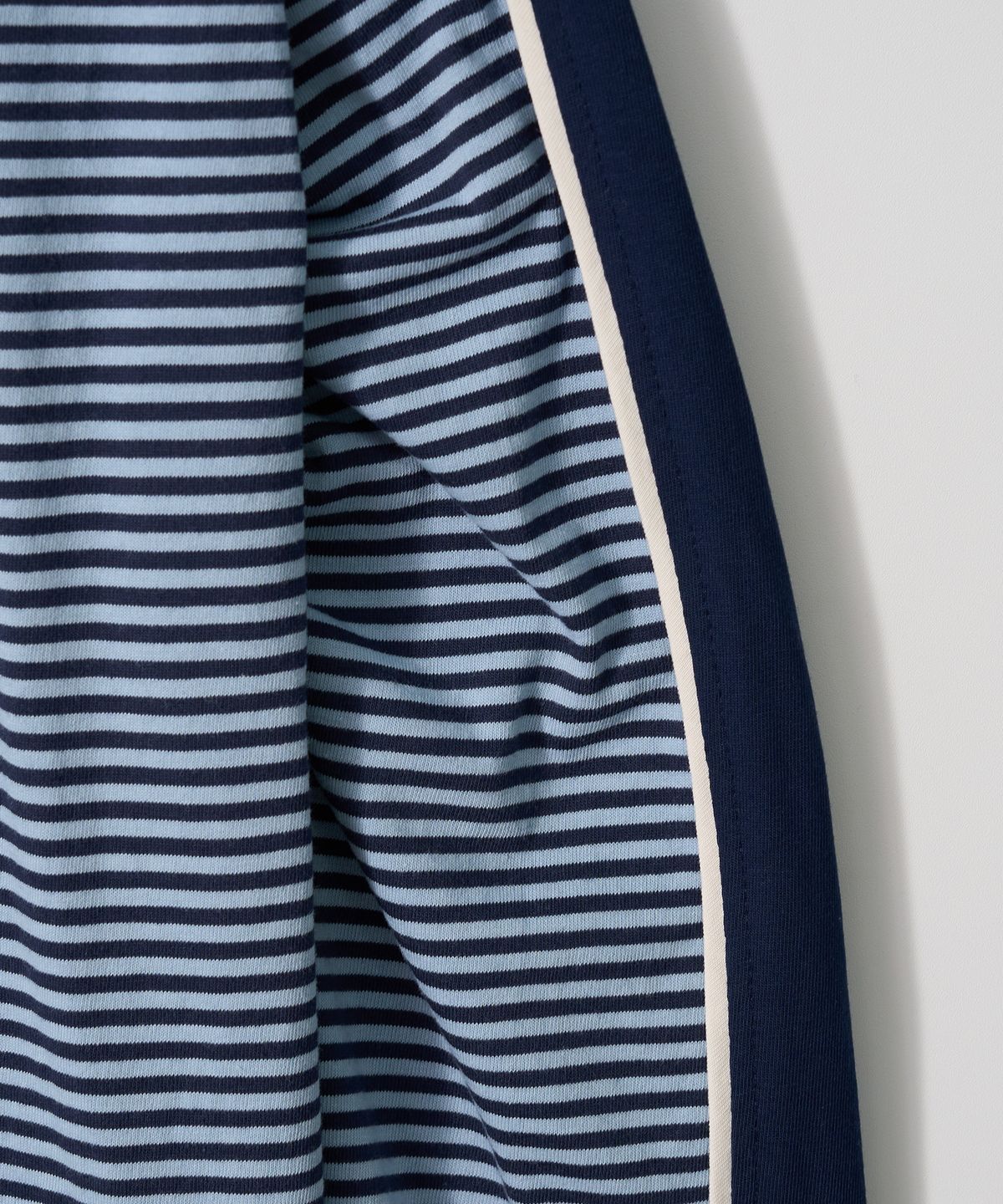 가먼츠팹(GARMENTS FAB) Wappen Stripe Half-Zip Longsleeve (NAVY)