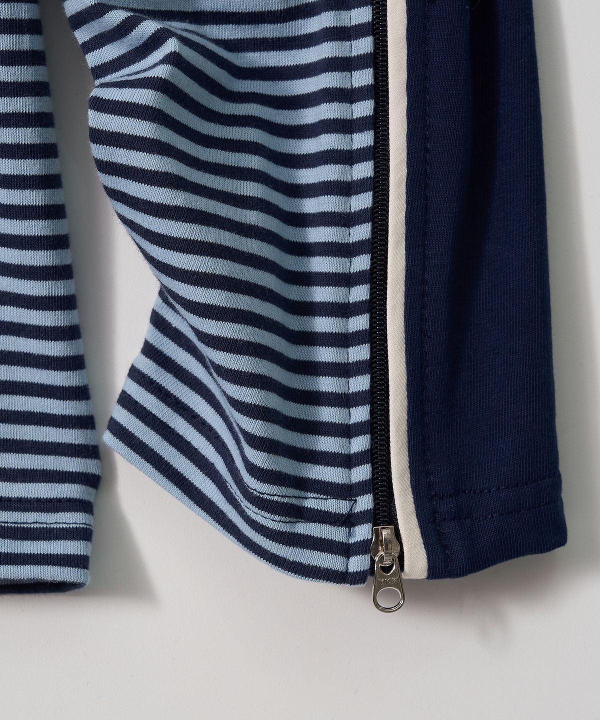가먼츠팹(GARMENTS FAB) Wappen Stripe Half-Zip Longsleeve (NAVY)