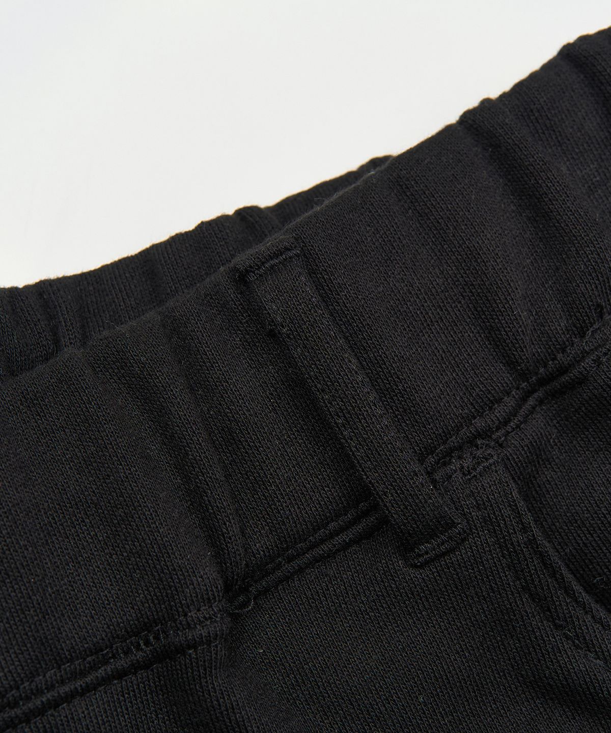 토피(TOFFEE) 더블니 스웻 버뮤다 팬츠 (BLACK)