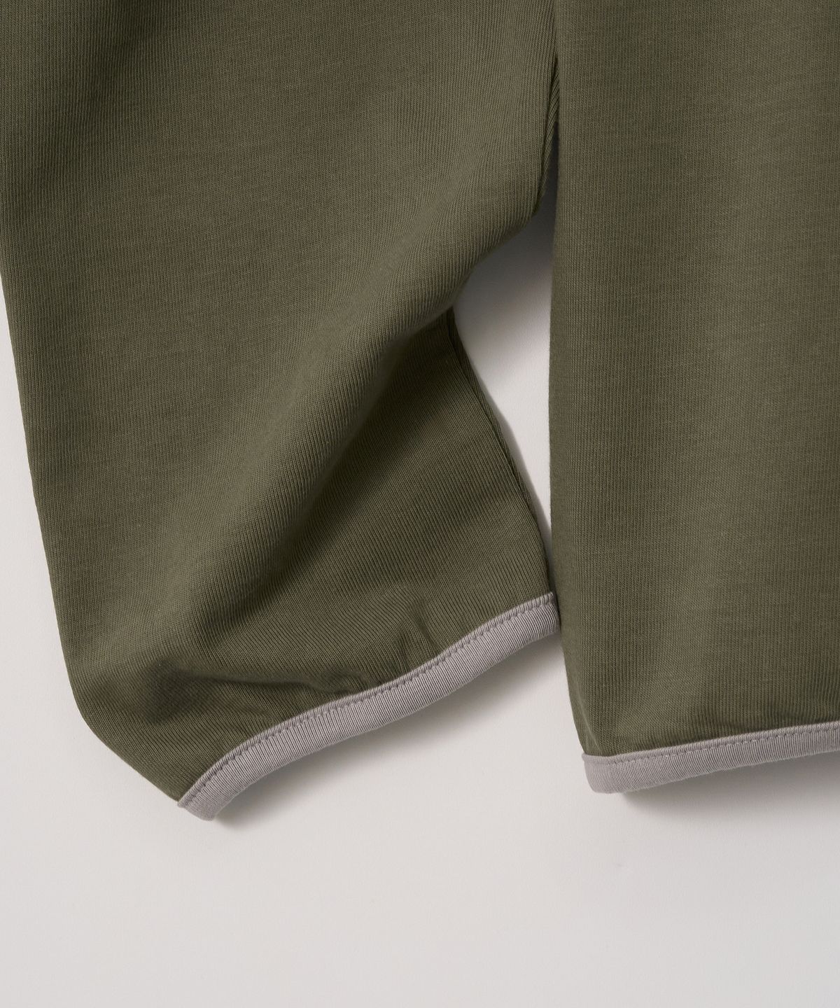 가먼츠팹(GARMENTS FAB) Binding Flock Hoodie Longsleeve (KHAKI)
