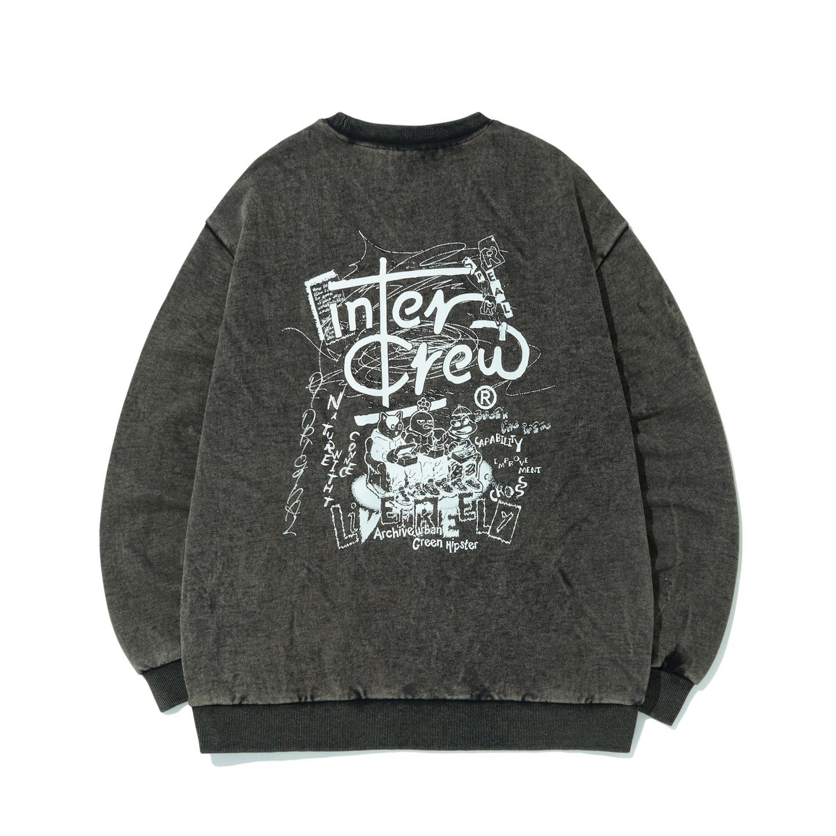 인터크루(INTERCREW) 뉴 캐릭터 스트릿 솔트 워싱 맨투맨 차콜 ITA1TM01ACC