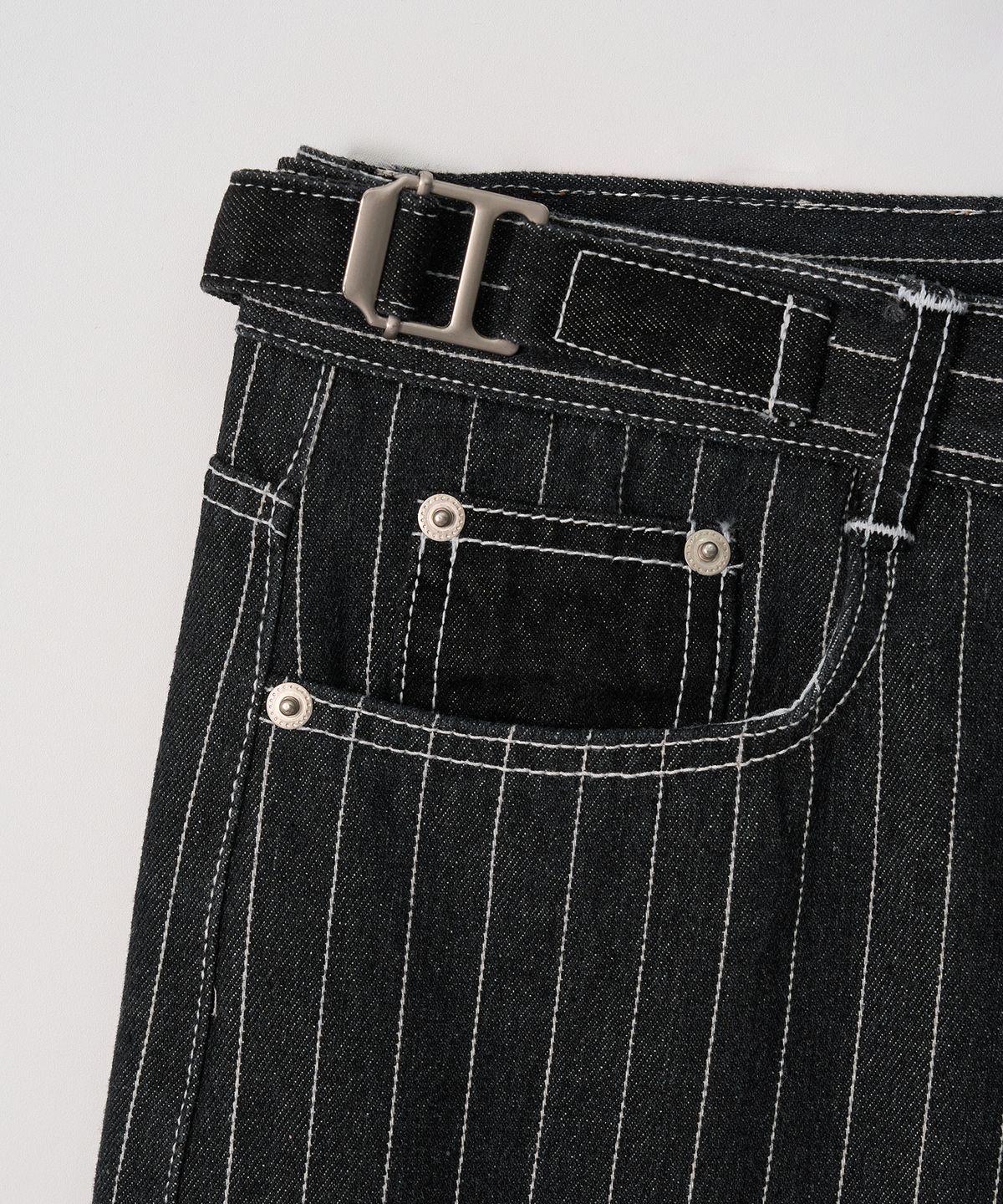 가먼츠팹(GARMENTS FAB) Pin Stripe Denim Pants (BLACK)