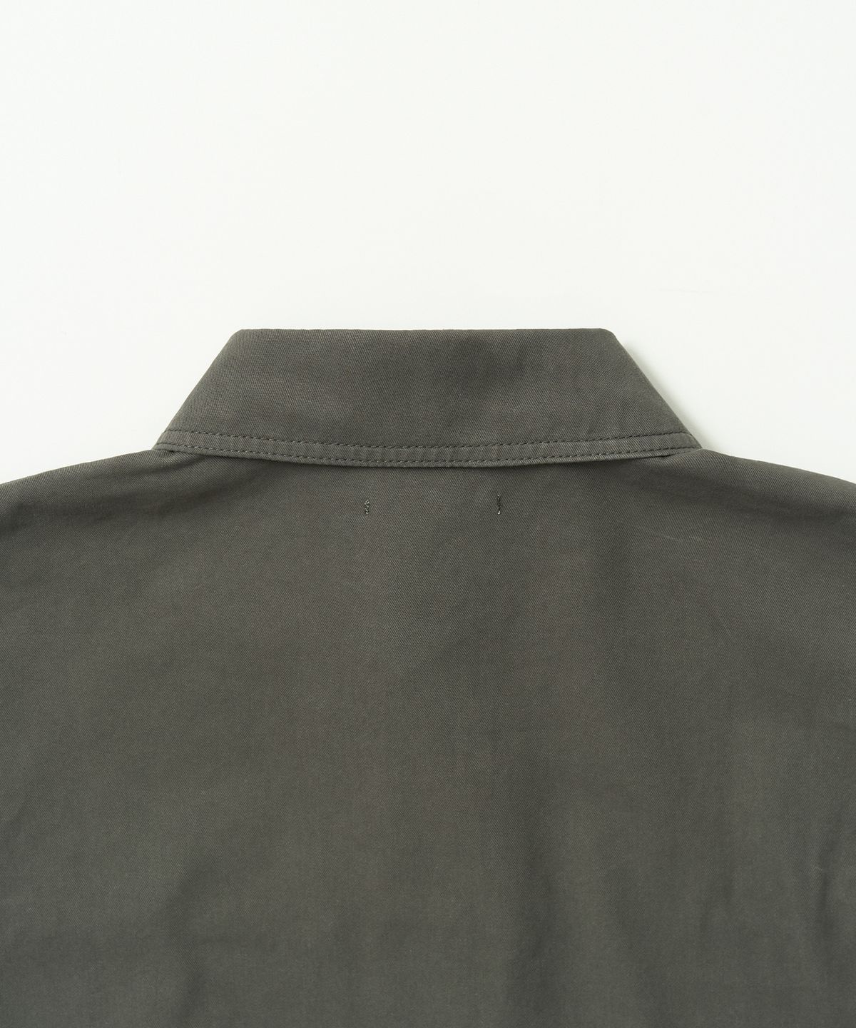 엑스컨테이너(EXCONTAINER) 유틸리티 하프 셔츠 자켓 (CHARCOAL)