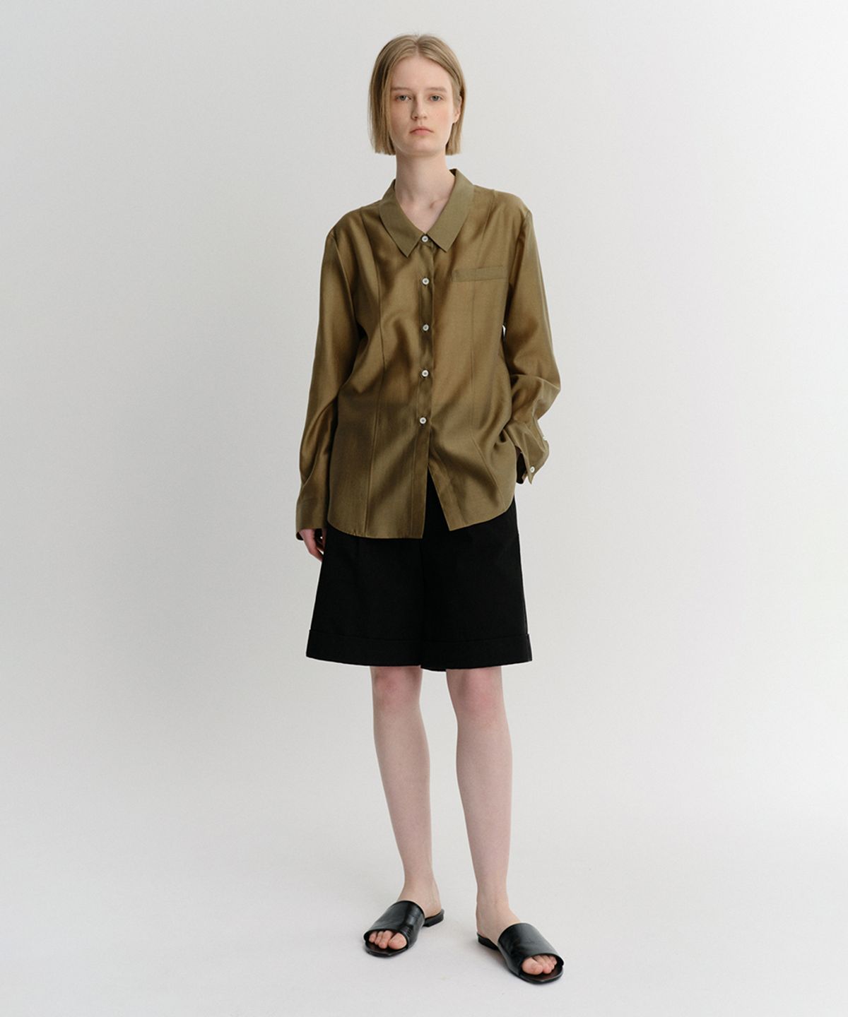 이아(EAAH) KYLA SHEER LINE SHIRT (OLIVE)
