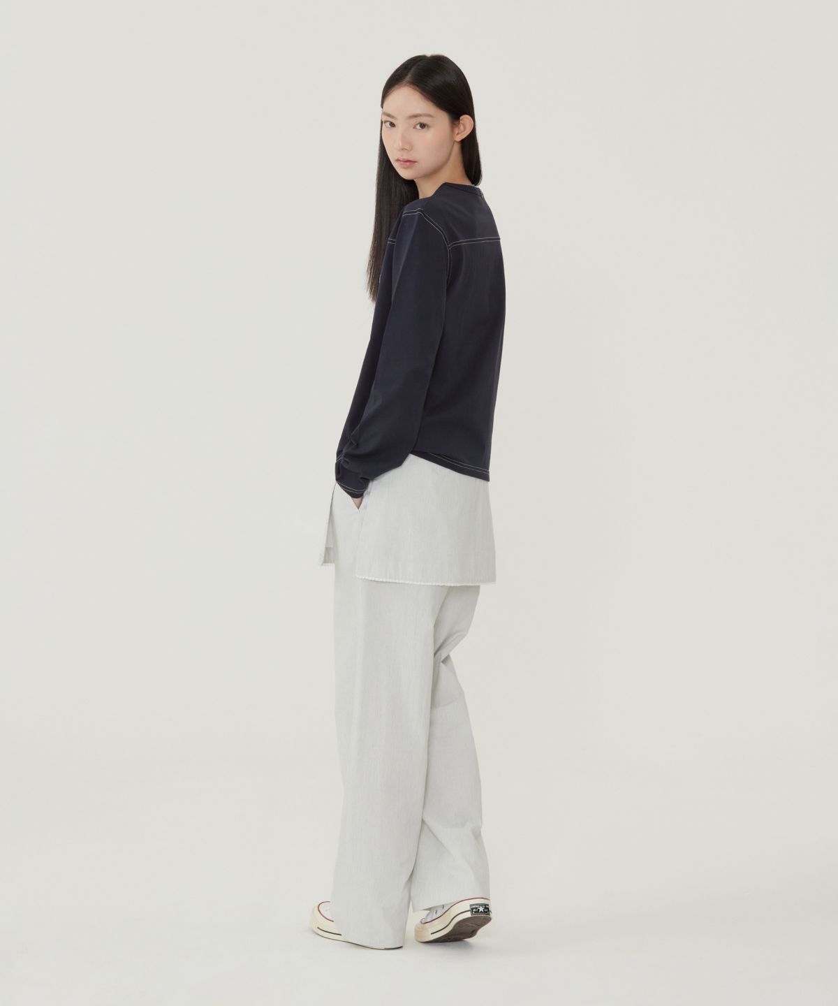 커버낫 우먼(COVERNAT WOMAN) 우먼 넘버 로고 롱슬리브 다크 네이비