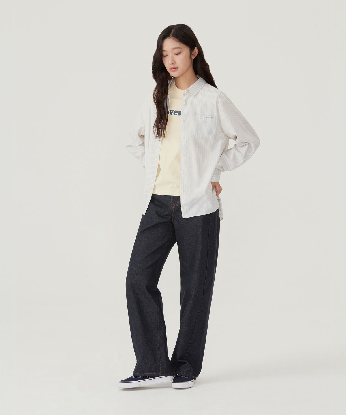 커버낫 우먼(COVERNAT WOMAN) 우먼 오버핏 스트라이프 셔츠 아이보리