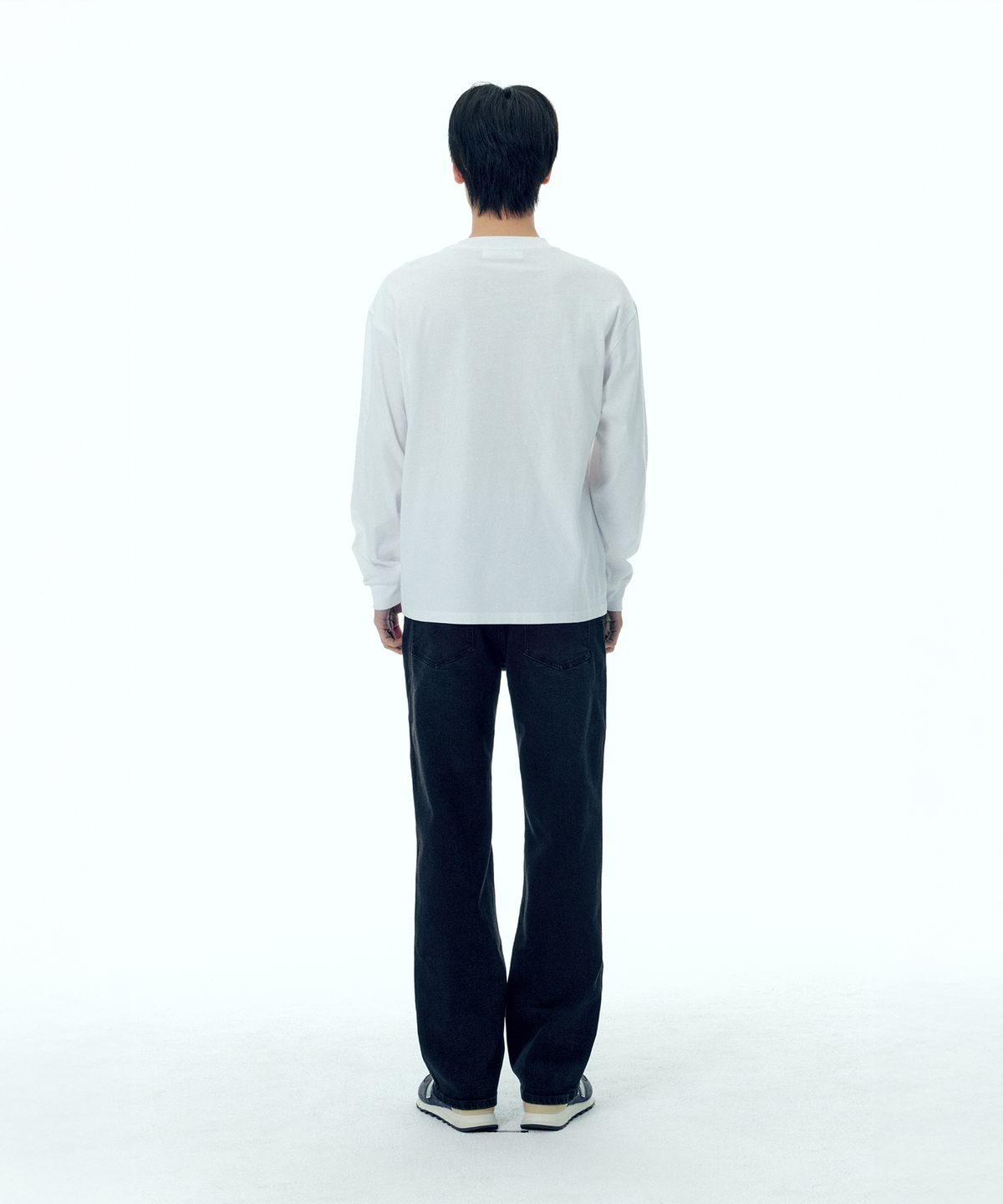 플랙(PLAC) 커브드 로고 티셔츠 2colors