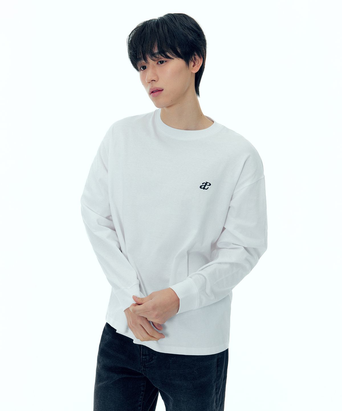 플랙(PLAC) 커브드 로고 티셔츠 2colors