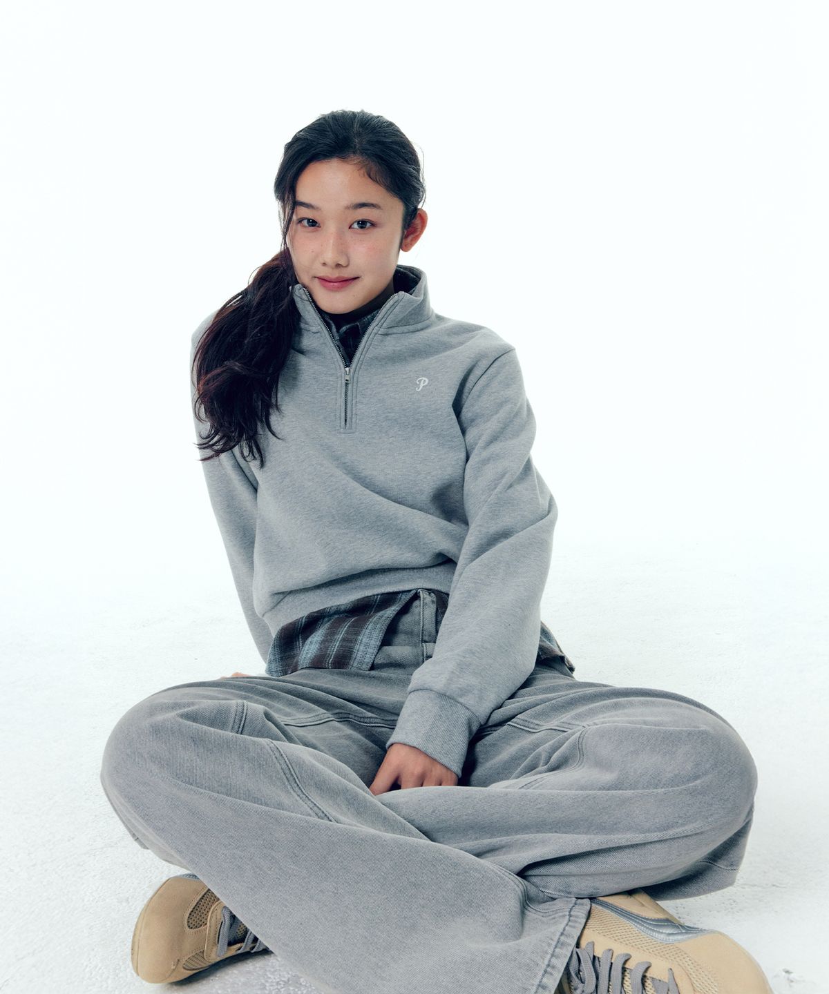 플랙 우먼(PLAC WOMEN) 로고 하프 집업 스웻셔츠 2colors