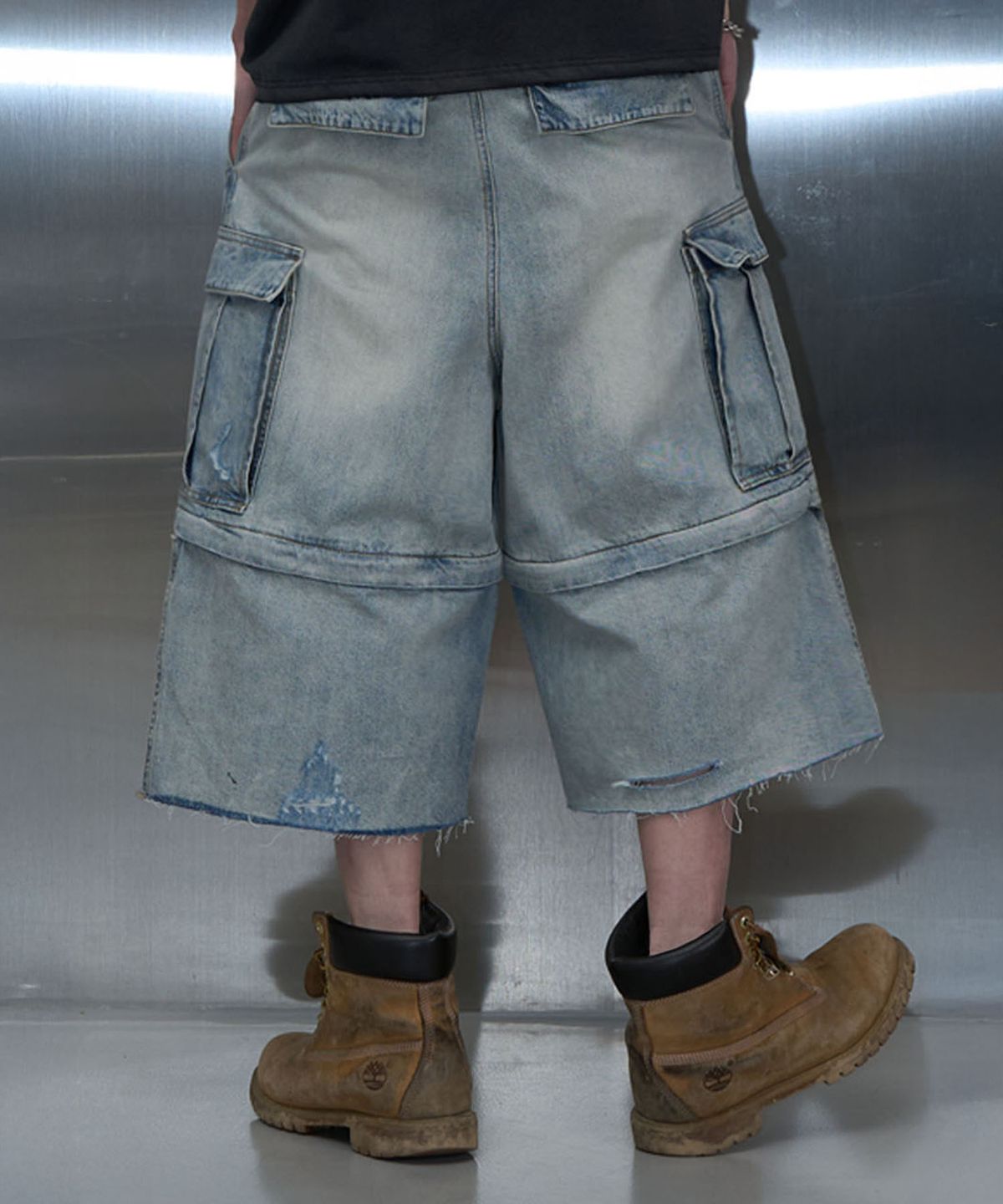 피치블랙(PITCHBLACK) DAMAGE DENIM BERMUDA PANTS (WASHED BLUE)