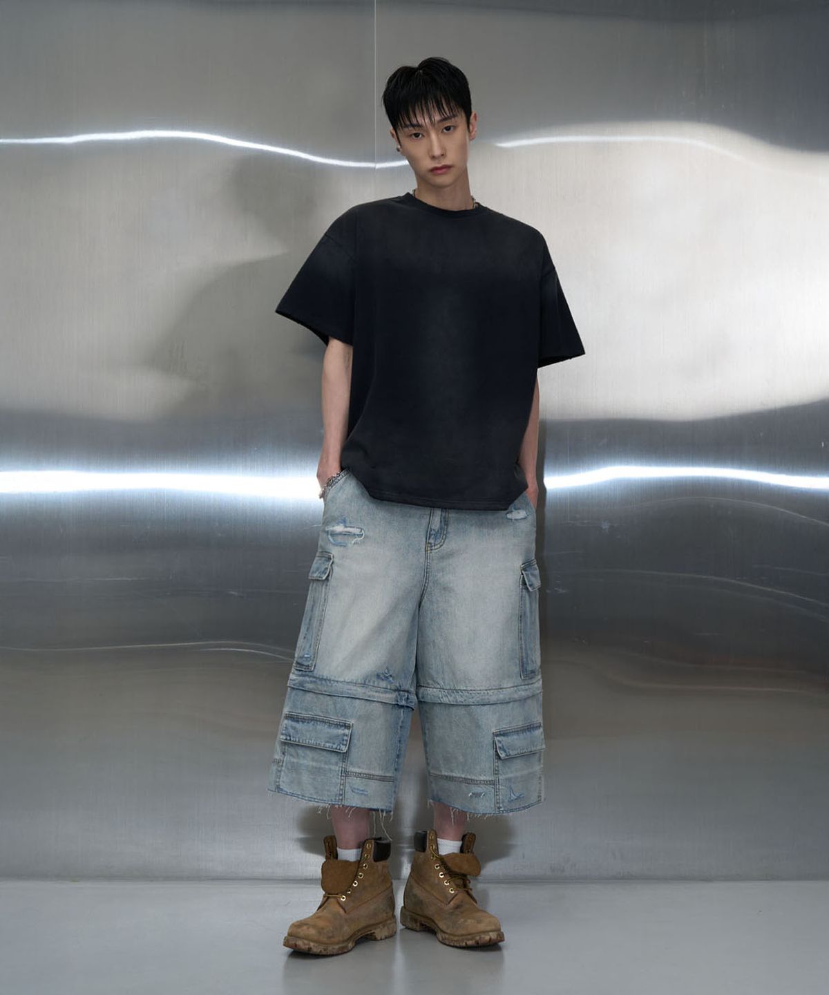 피치블랙(PITCHBLACK) DAMAGE DENIM BERMUDA PANTS (WASHED BLUE)