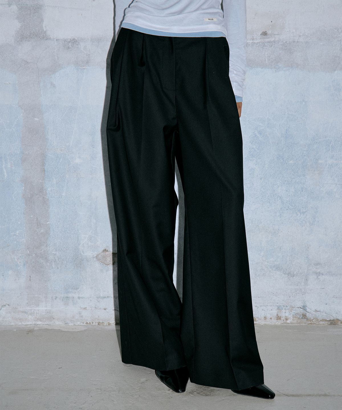 와르 포 우먼(WAARFORWOMAN) W1120 핀턱 와이드 슬랙스(2colors)