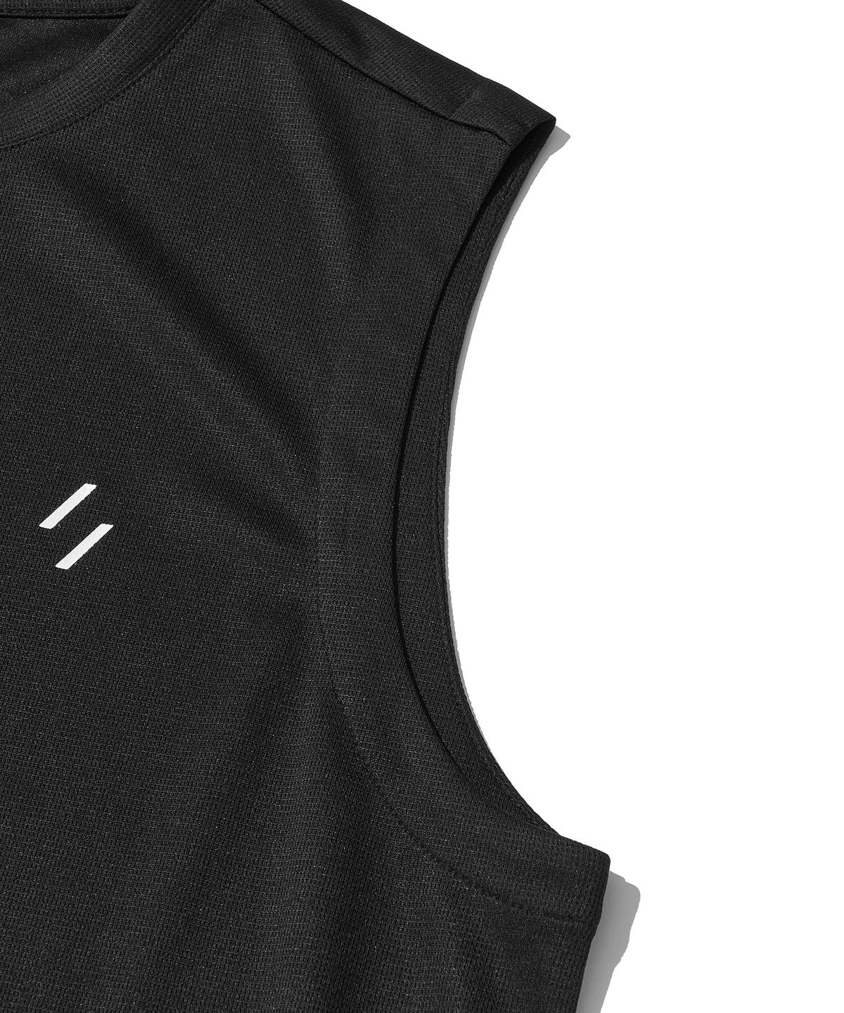 웰터 익스페리먼트(WELTER EXPERIMENT) BRISA SLEEVELESS_BLACK