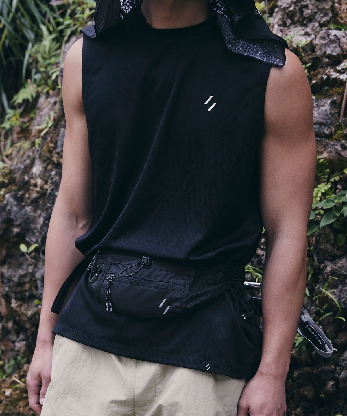 웰터 익스페리먼트(WELTER EXPERIMENT) BRISA SLEEVELESS_BLACK