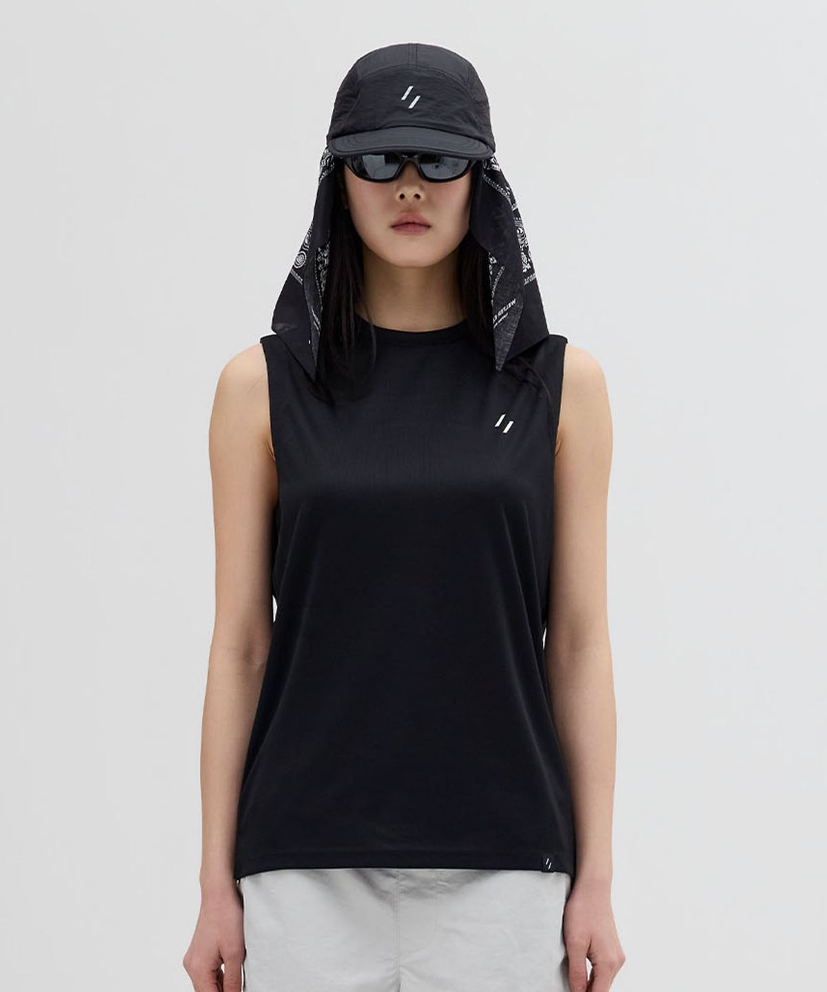 웰터 익스페리먼트(WELTER EXPERIMENT) BRISA SLEEVELESS_BLACK