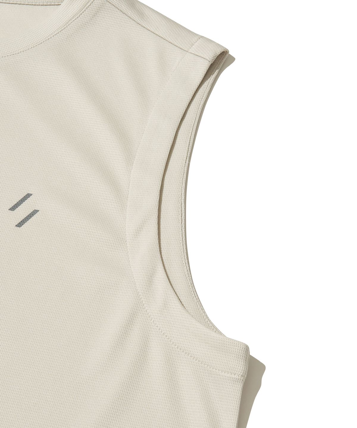웰터 익스페리먼트(WELTER EXPERIMENT) BRISA SLEEVELESS_WHITE