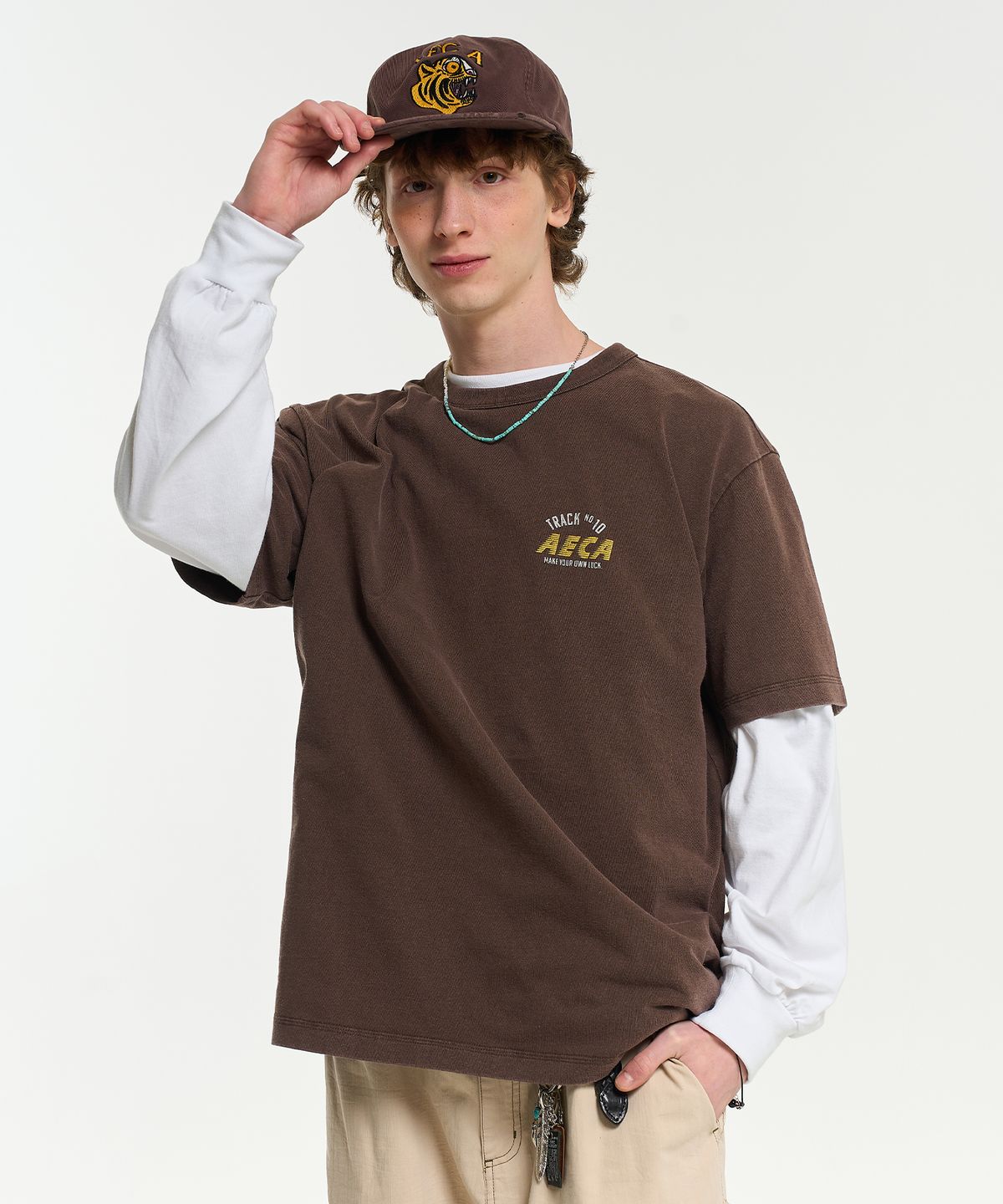 에이카화이트(AECA) AECA TRACK NO.10 PART WASHED HALF SLEEVE TEE-BROWN