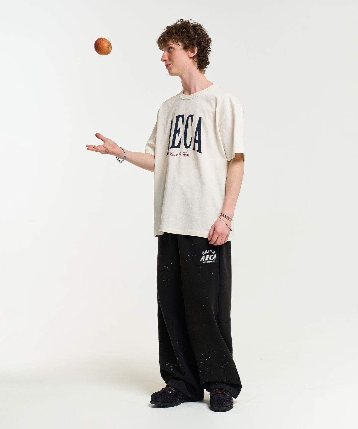 에이카화이트(AECA) AECA SYMBOL FELT HALF SLEEVE TEE-ECRU