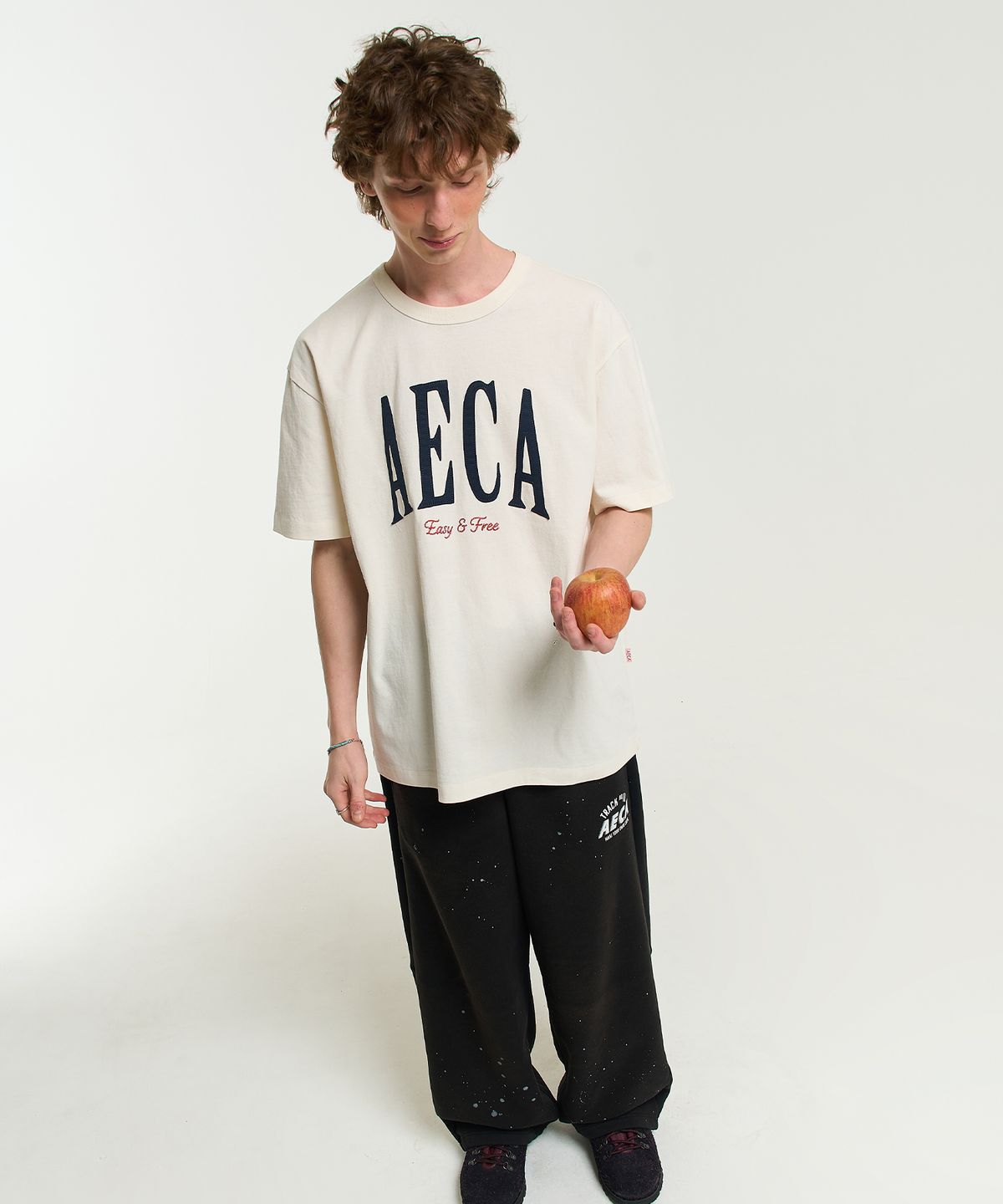 에이카화이트(AECA) AECA SYMBOL FELT HALF SLEEVE TEE-ECRU