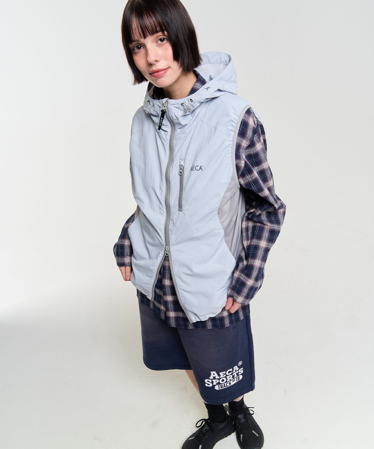 에이카화이트(AECA) WASHED CUT-OFF HEM SWEAT SHORTS-NAVY