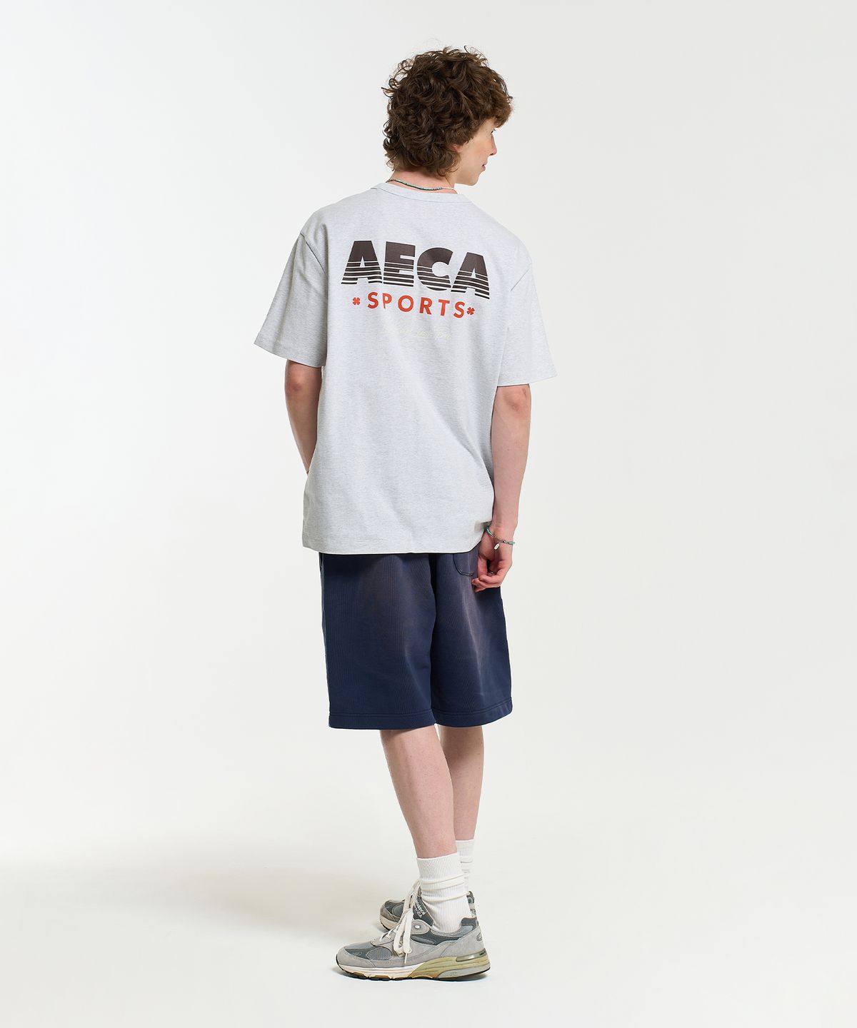 에이카화이트(AECA) WASHED CUT-OFF HEM SWEAT SHORTS-NAVY