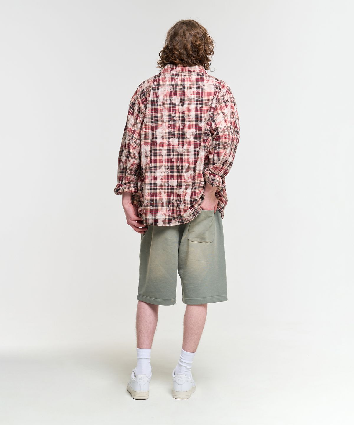 에이카화이트(AECA) WASHED CUT-OFF HEM SWEAT SHORTS-GREEN