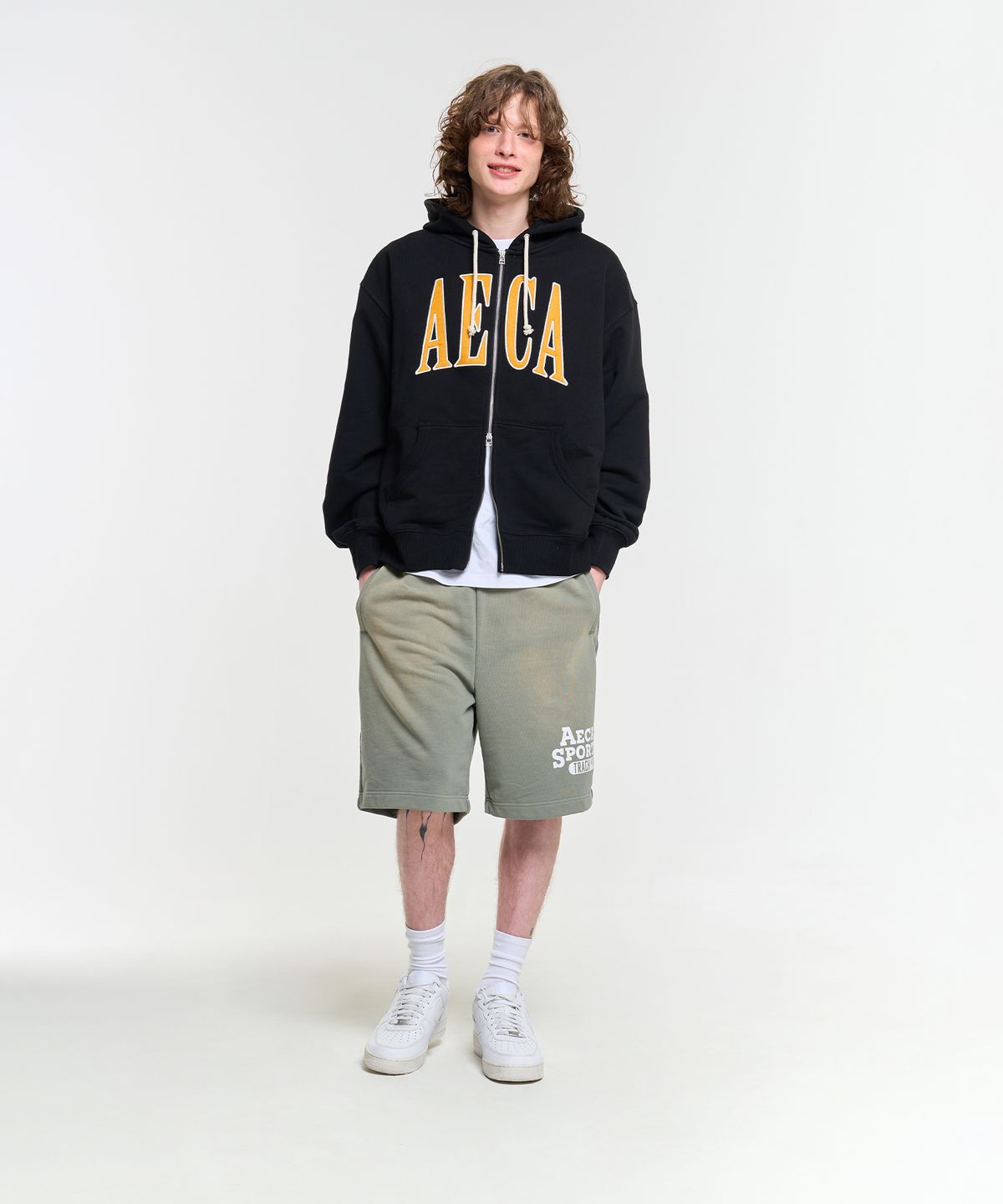 에이카화이트(AECA) WASHED CUT-OFF HEM SWEAT SHORTS-GREEN