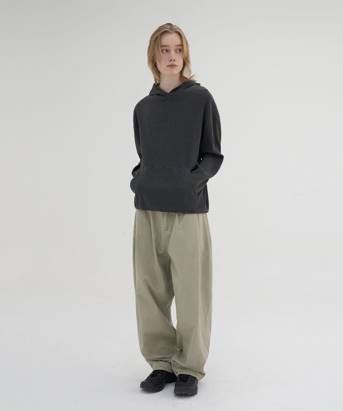 노운(NOUN) ribbed hooded t-shirts (charcoal)
