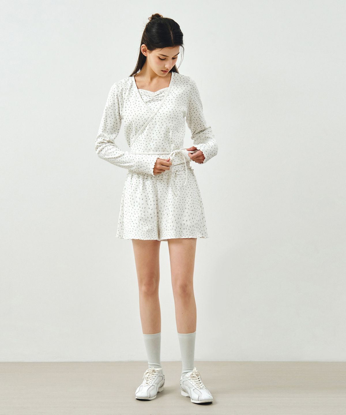 몽돌(MONGDOL) 플라워 아일렛 코튼 밴딩 쇼츠 화이트 MDPT076WHITE