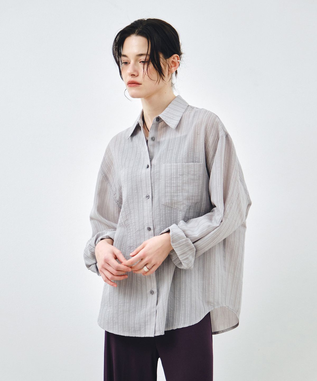 몽돌(MONGDOL) 스트라이프 시스루 오버핏 셔츠 그레이 MDSH019STGRAY