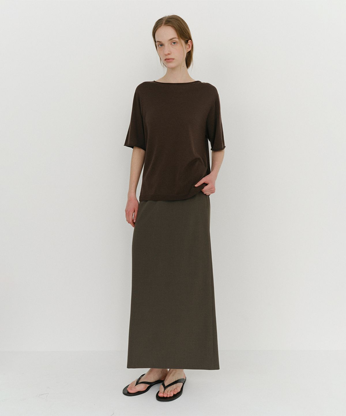 이아(EAAH) NOA SILK BLEND KNIT TOP (BROWN)