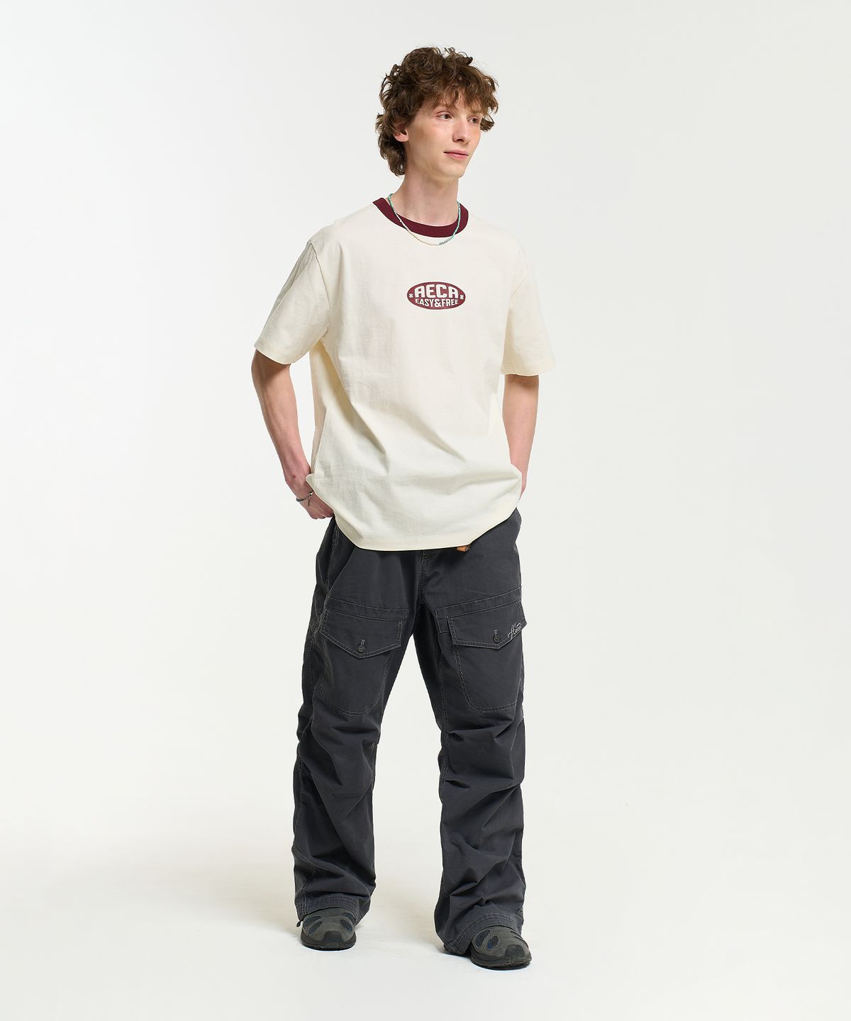 에이카화이트(AECA) AECA OVAL EMBLEM GRAPHIC RINGER HALF SLEEVE TEE-IVORY