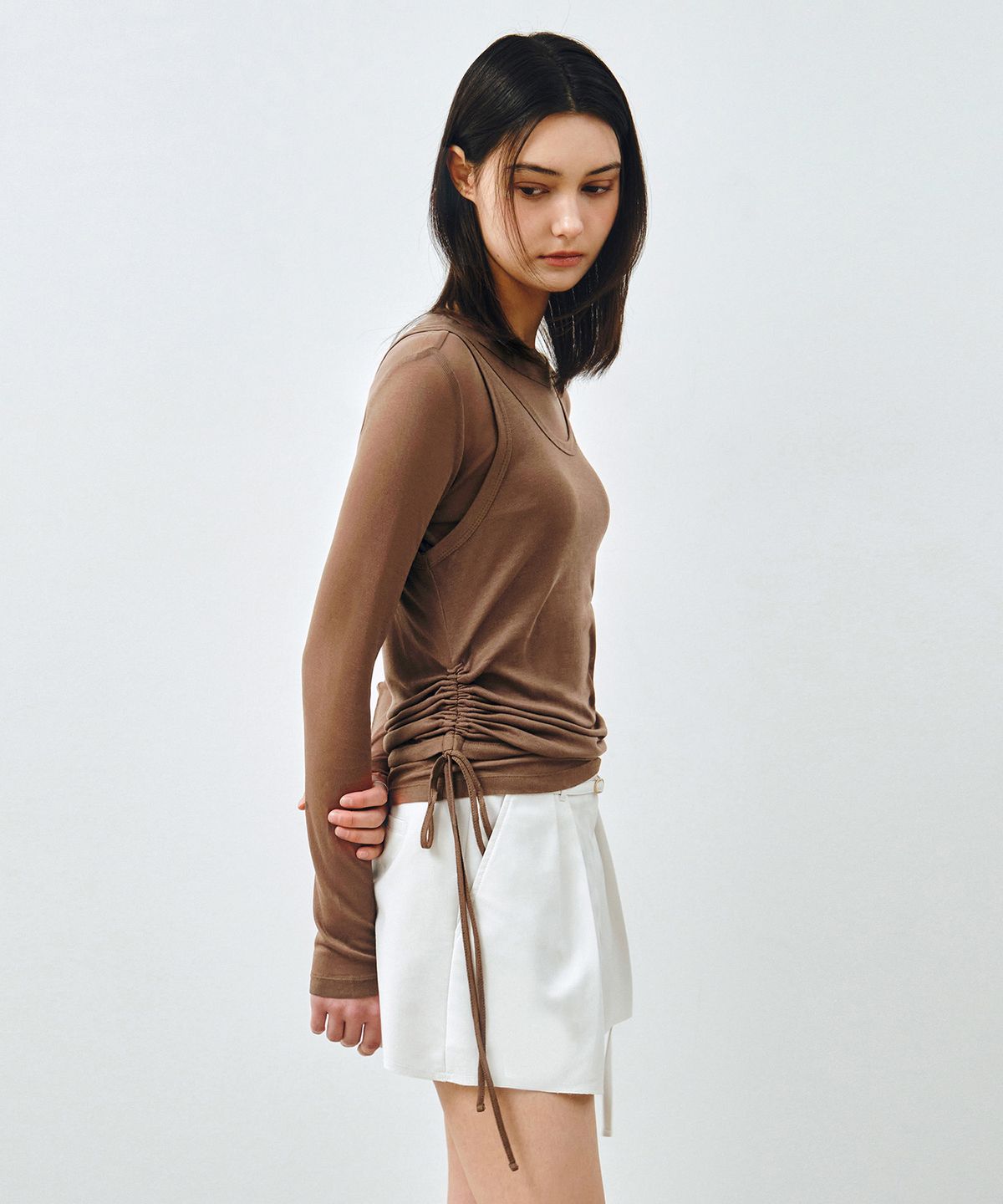몽돌(MONGDOL) [SET] 사이드 셔링 레이어드 티셔츠 모카브라운 MDTS067MOCHABROWN