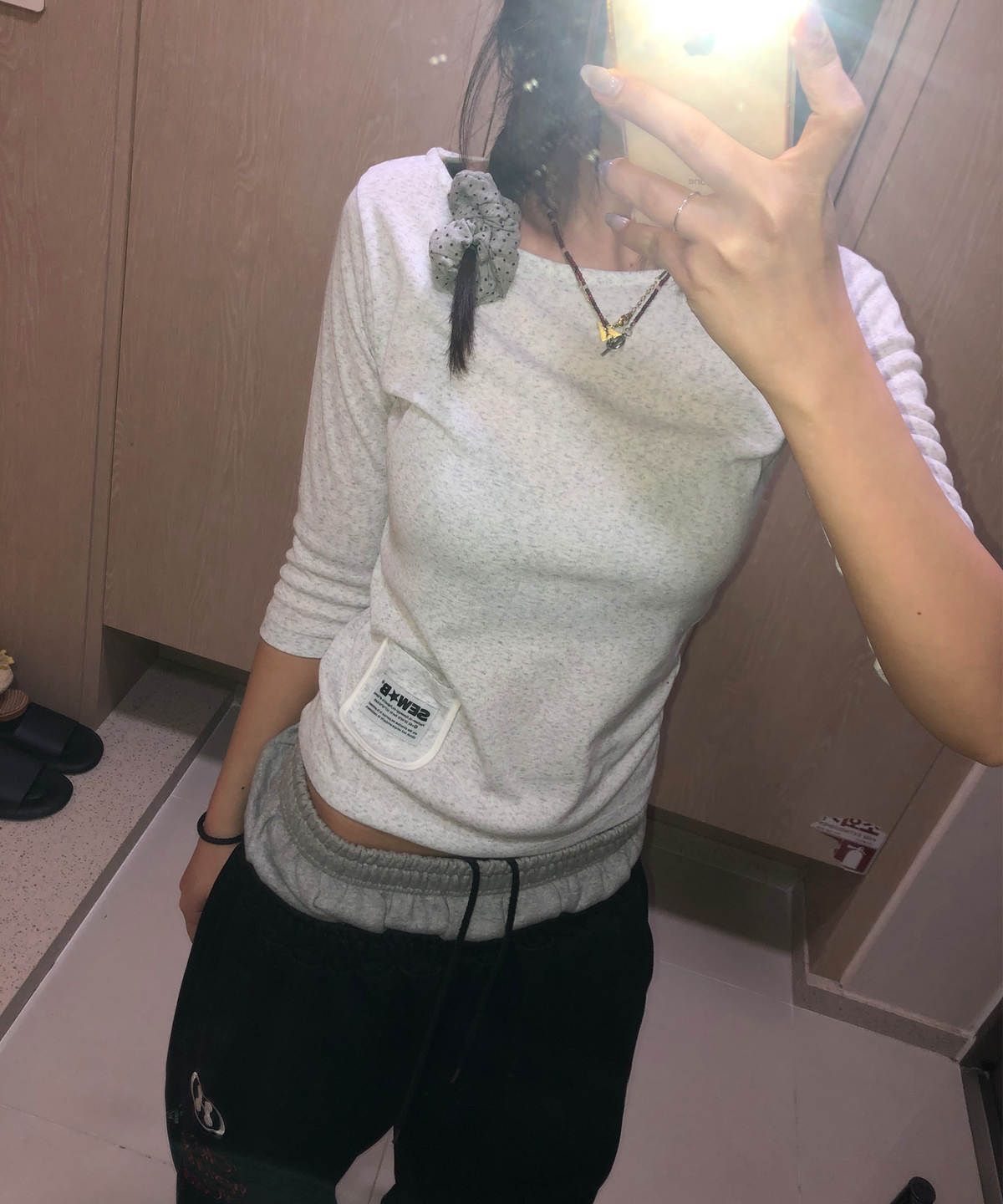 쏘비(SEW-B) 세미크롭 달마시안 보트넥 [밀키 화이트]