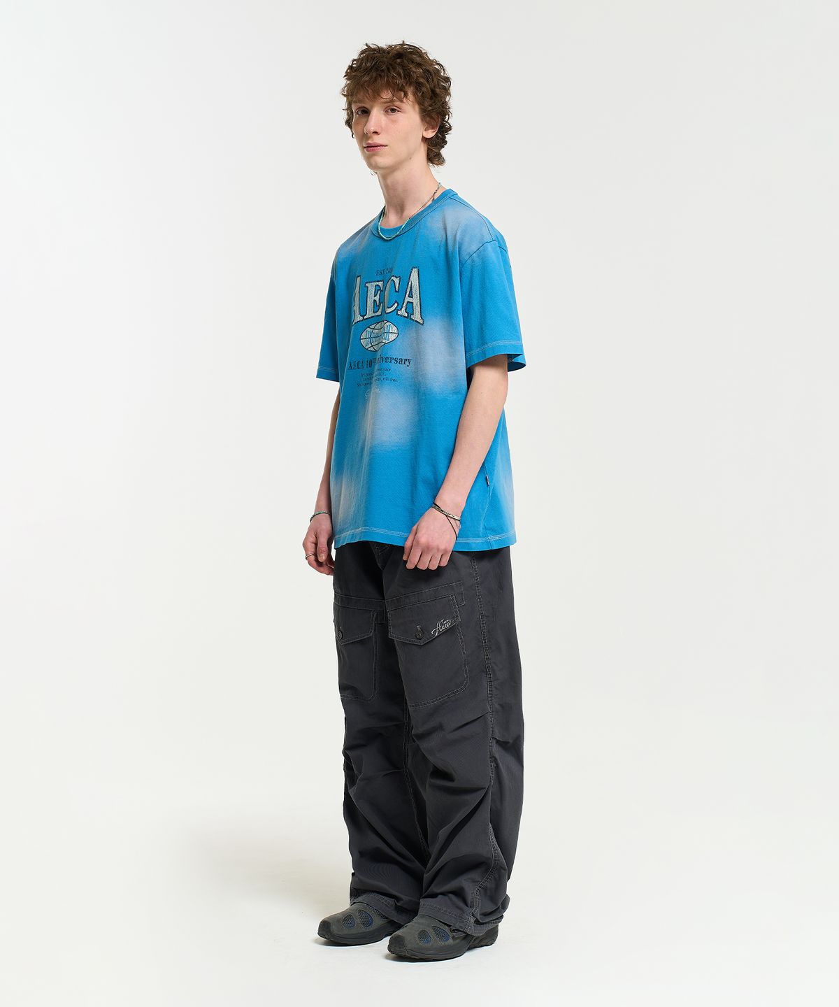 에이카화이트(AECA) AECA HERITAGE GLOBE LOGO HALF SLEEVE TEE-SKY BLUE