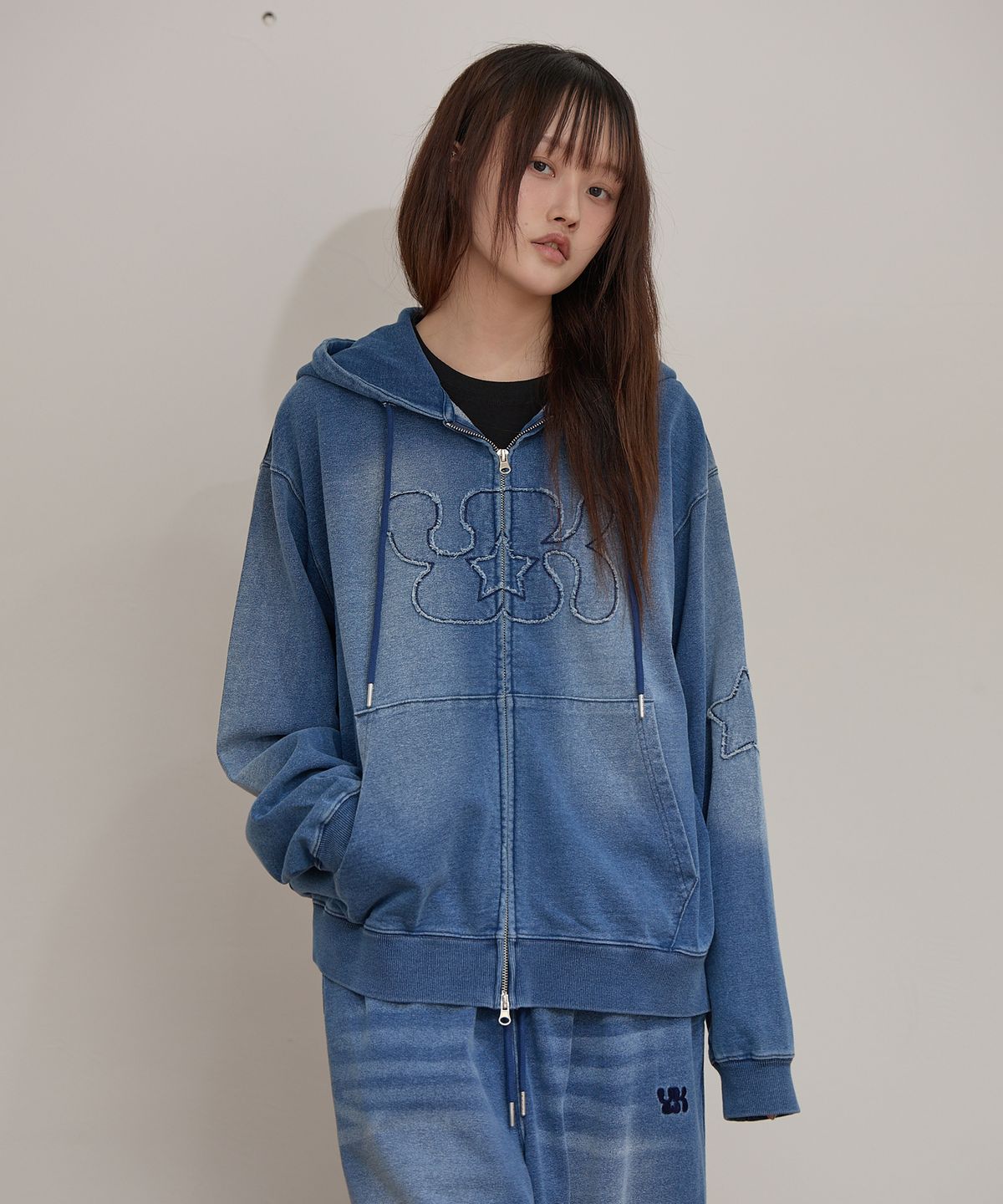 와이케이(WAIKEI) YK 아플리케 데님 후드 집업 미디엄블루