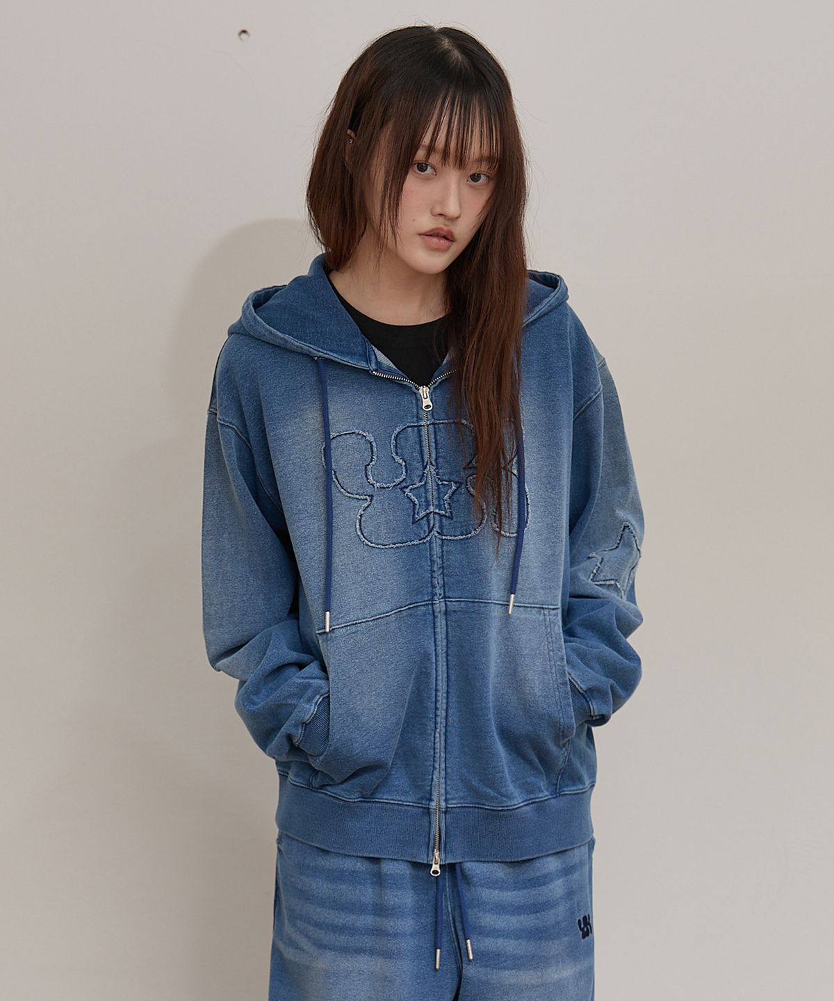 와이케이(WAIKEI) YK 아플리케 데님 후드 집업 미디엄블루