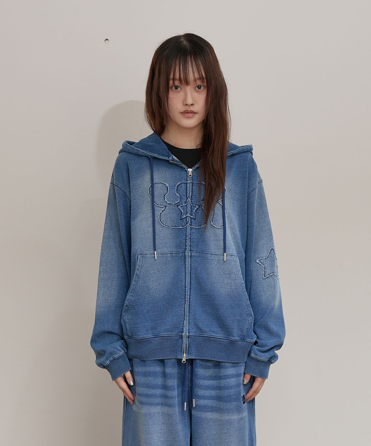 와이케이(WAIKEI) YK 아플리케 데님 후드 집업 미디엄블루