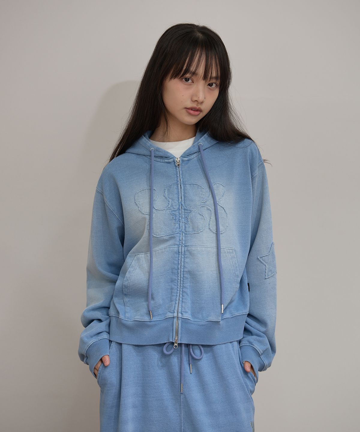 와이케이(WAIKEI) YK 아플리케 데님 후드 집업 라이트블루