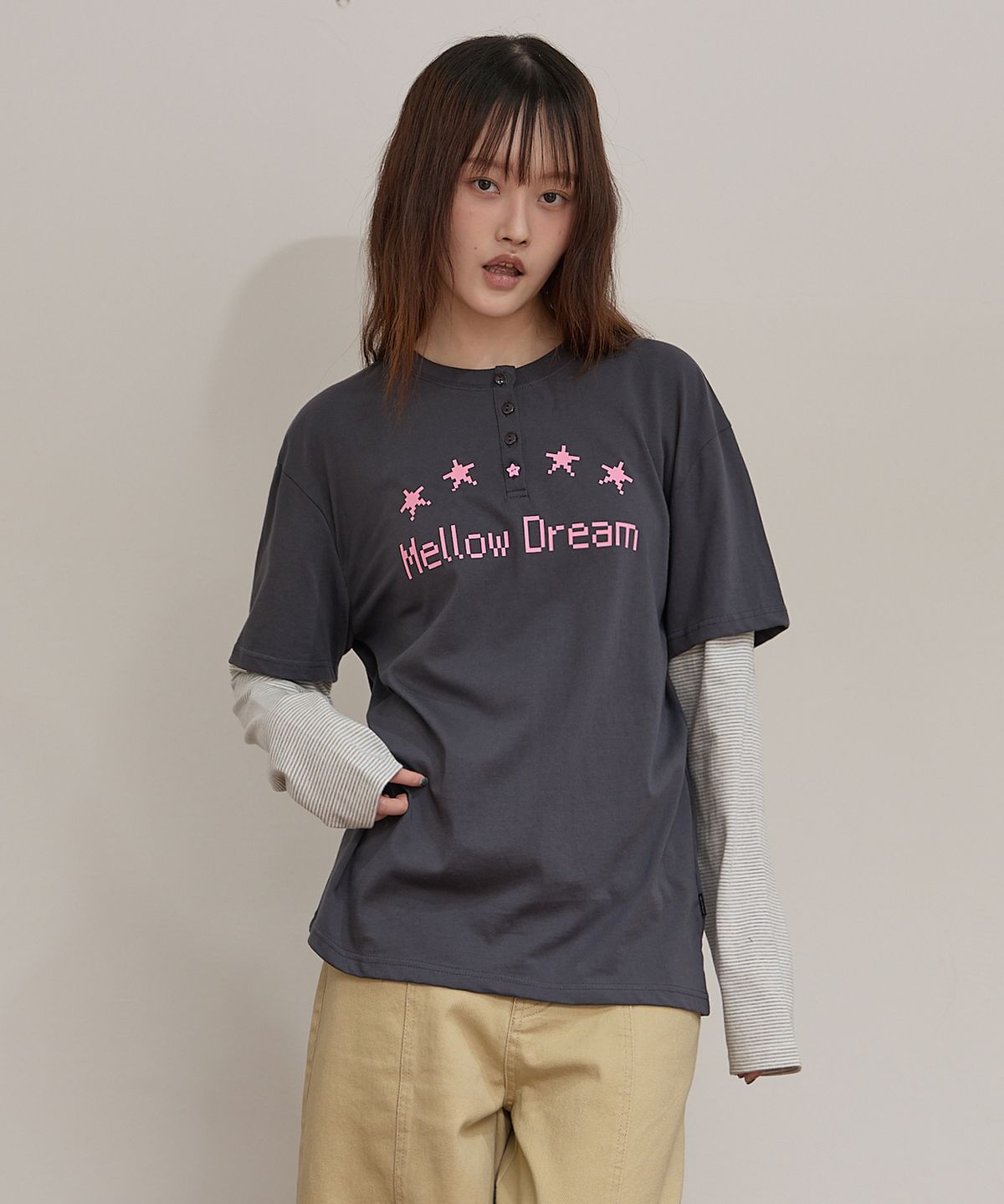 와이케이(WAIKEI) MELLOW DREAM 스트라이프 레이어드 티셔츠 차콜
