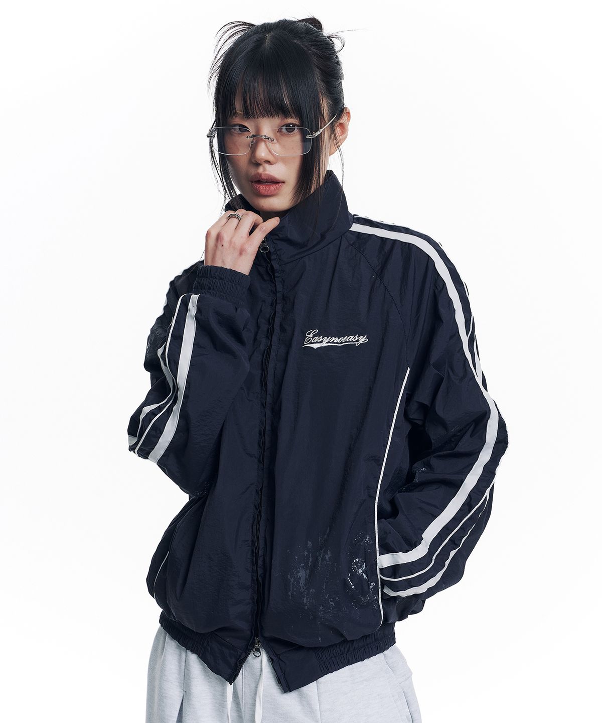 이지노이지(EASY NO EASY) 더티 나일론 파이핑 트랙 자켓 - 네이비