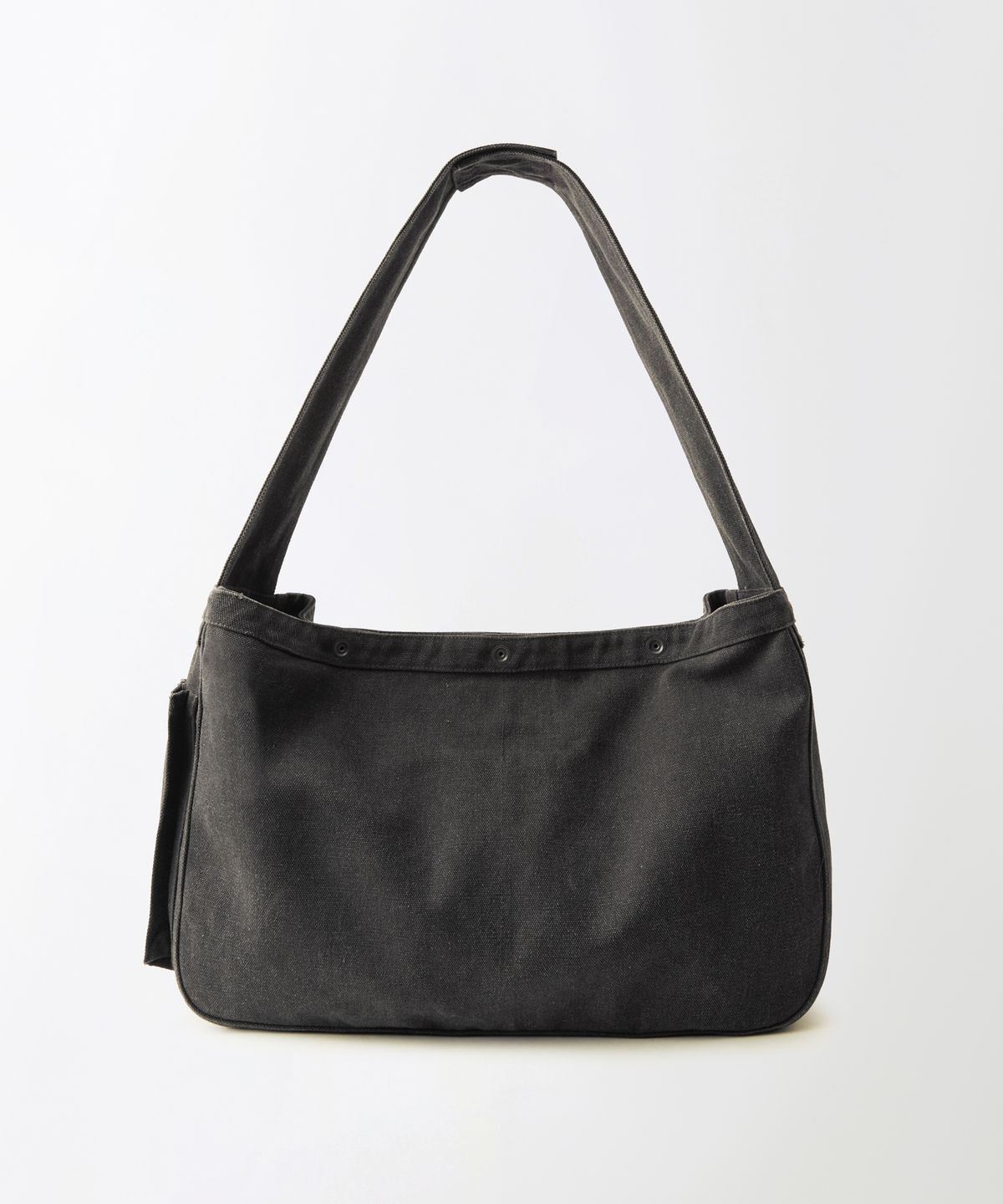 아웃스탠딩(OUTSTANDING) NEWSPAPER BAG_BLACK