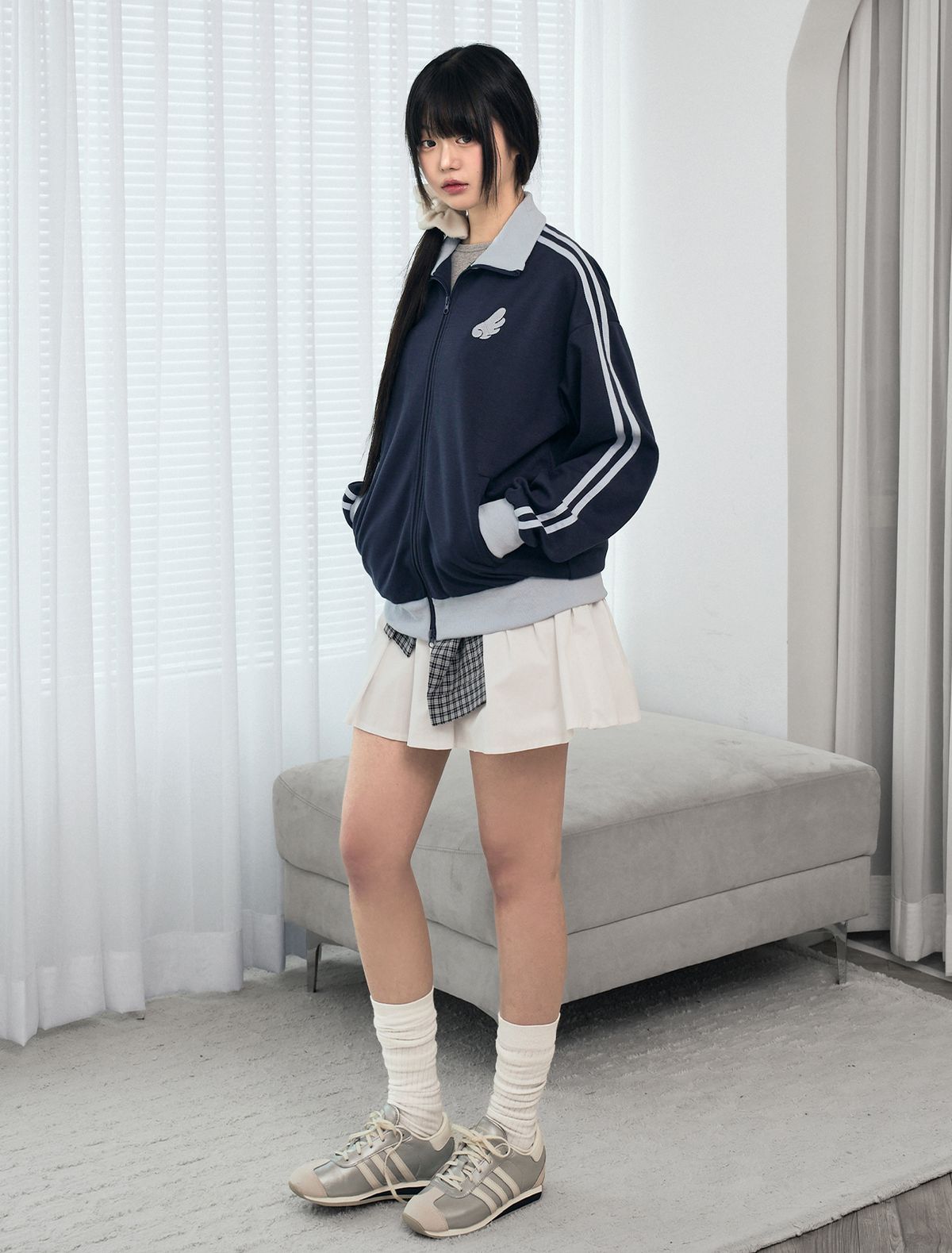 루프(LOOXP) 트랙 스톰 자수 하이넥 집업 저지 네이비