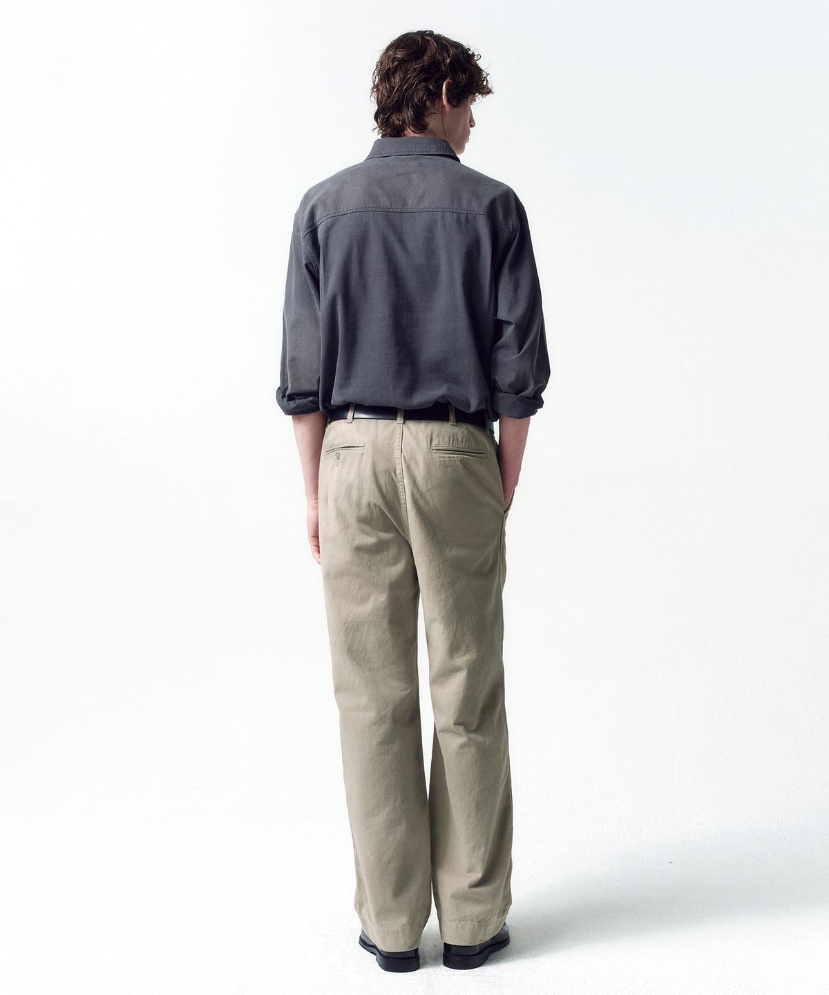 인사일런스(INSILENCE) 고스트 포켓 데님 셔츠 WASHED GREY