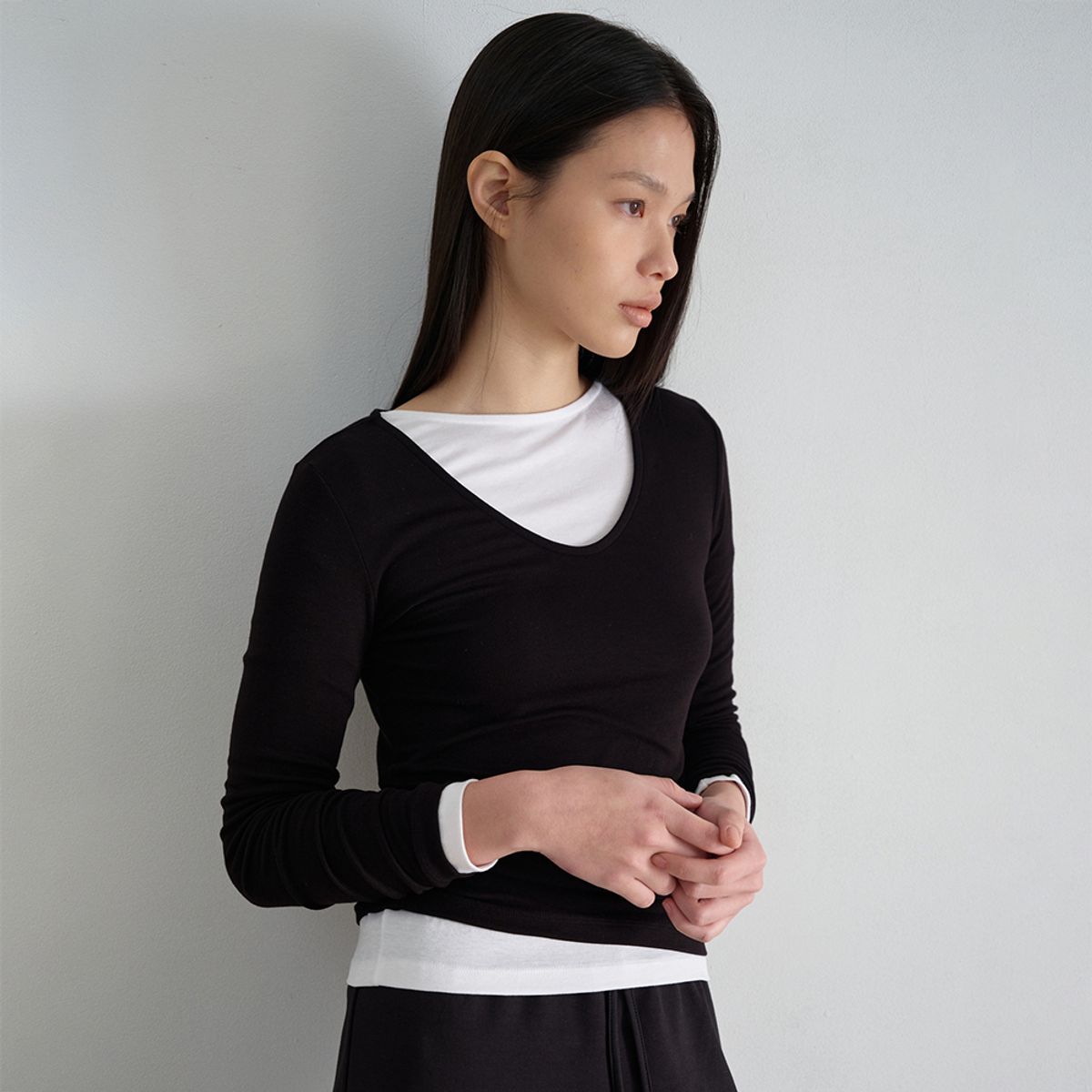 노우드(NOEUD) Reverse Tee (Black)