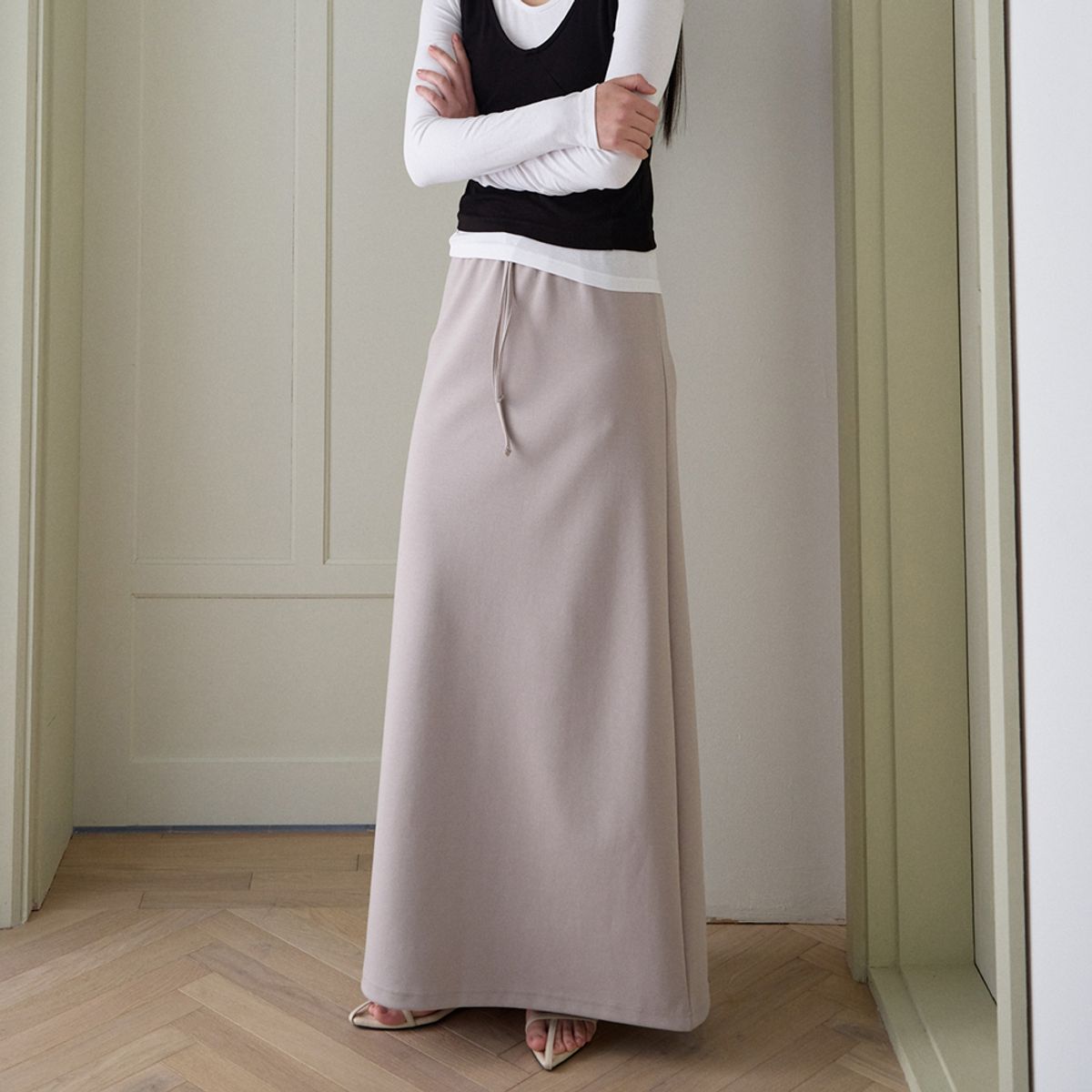 노우드(NOEUD) Soft Ease Skirt (Beige)