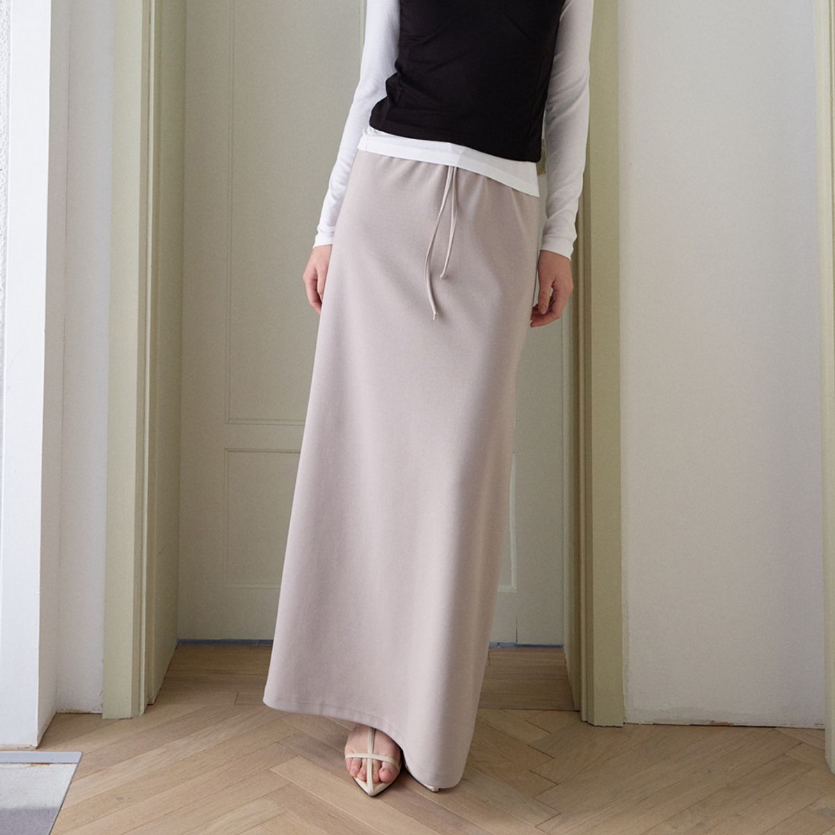 노우드(NOEUD) Soft Ease Skirt (Beige)