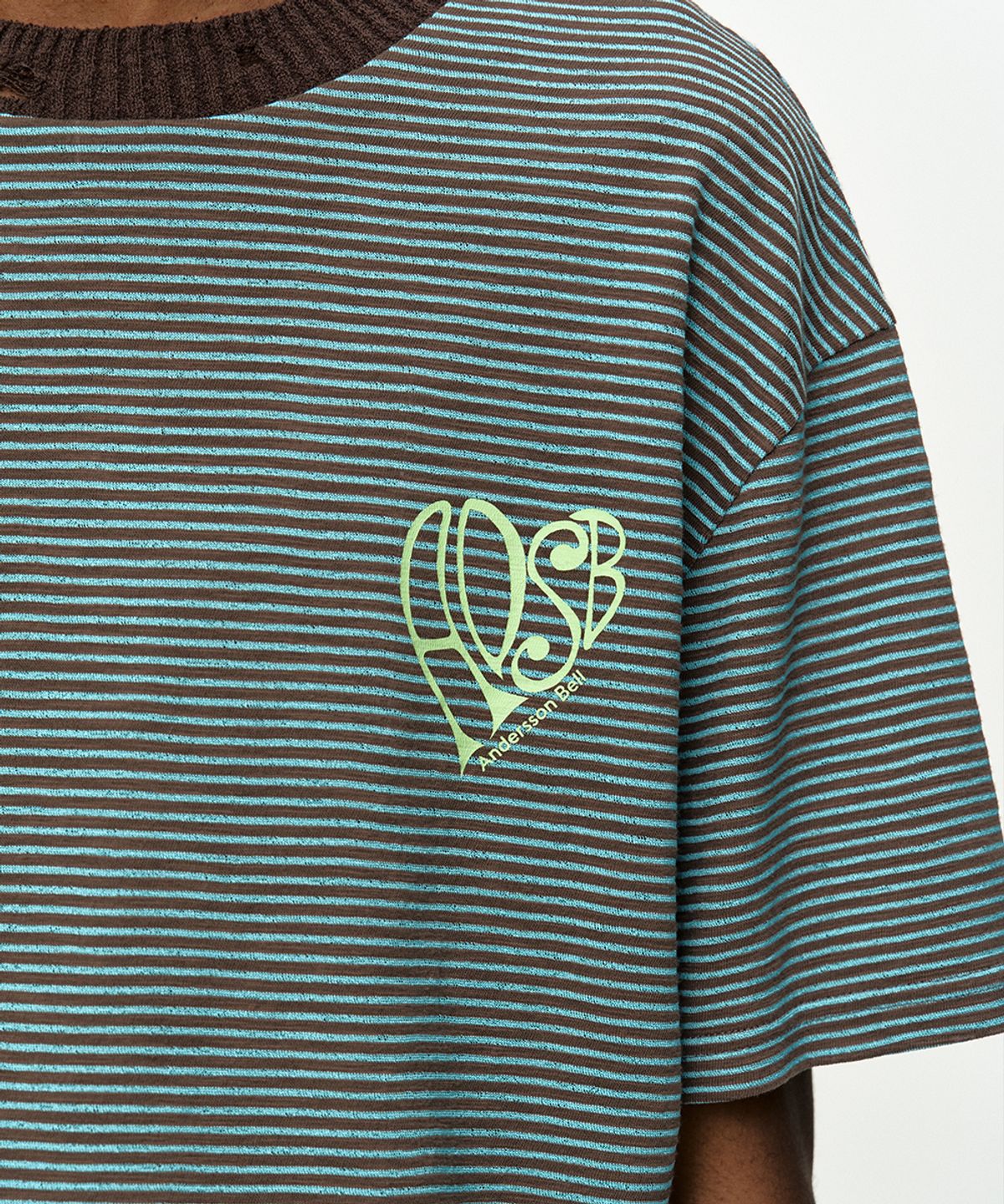 앤더슨벨(ADSB ANDERSSON BELL) (ESSENTIAL) HEART LOGO STRIPE T-SHIRT atb1458m(CHOCO/MINT)