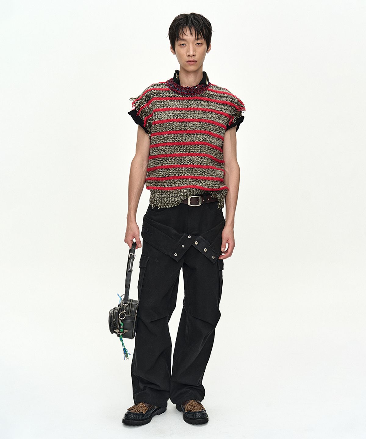 앤더슨벨(ADSB ANDERSSON BELL) FRINGE STRIPE WOOL CREW-NECK VEST atb1540m(RED/MELANGE)