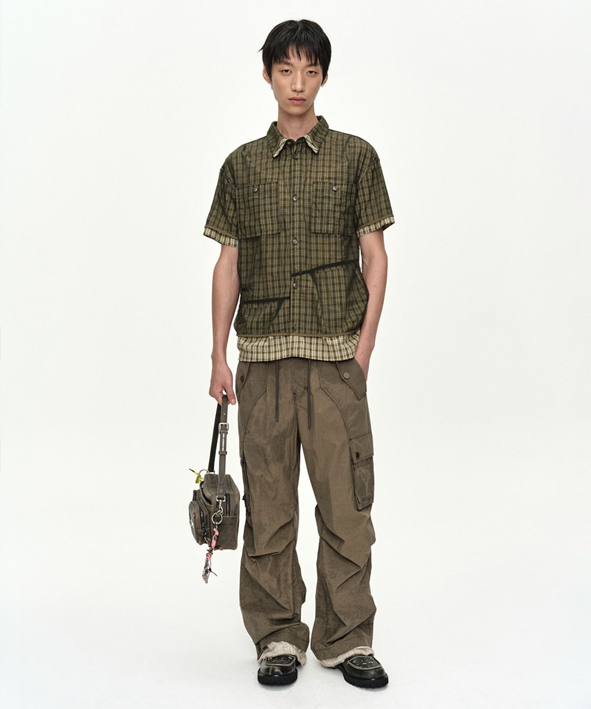 앤더슨벨(ADSB ANDERSSON BELL) CARPENTER CARGO WIDE-LEG TROUSERS apa901m(KHAKI BROWN)